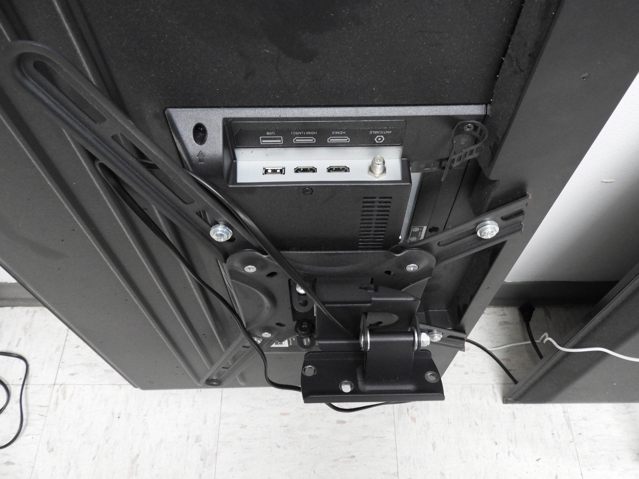 Used Insignia - 39" Class LED - 1080p - HDTV - Falcon Restaurant Supply - 2