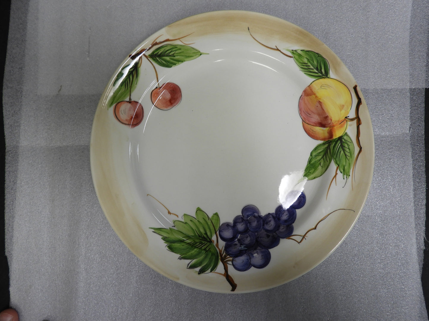 Used 11" CRATE & BARREL BY ANCORA HAND PAINTED DINNER PLATE ITALY