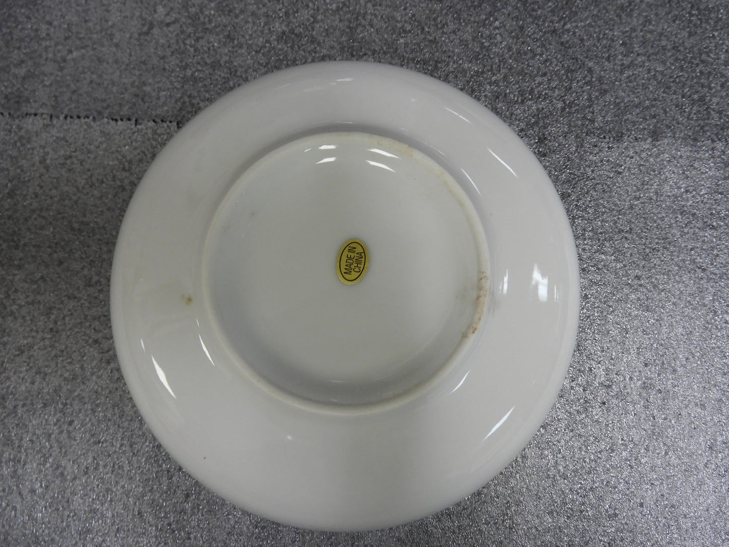 Used 6-3/8" X 2-1/2 Round Dining Bowl C IP