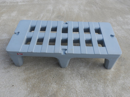 Used Metro HP2248PDMB 48" x 22" x 12" Bow Tie Dunnage Rack 3000lb