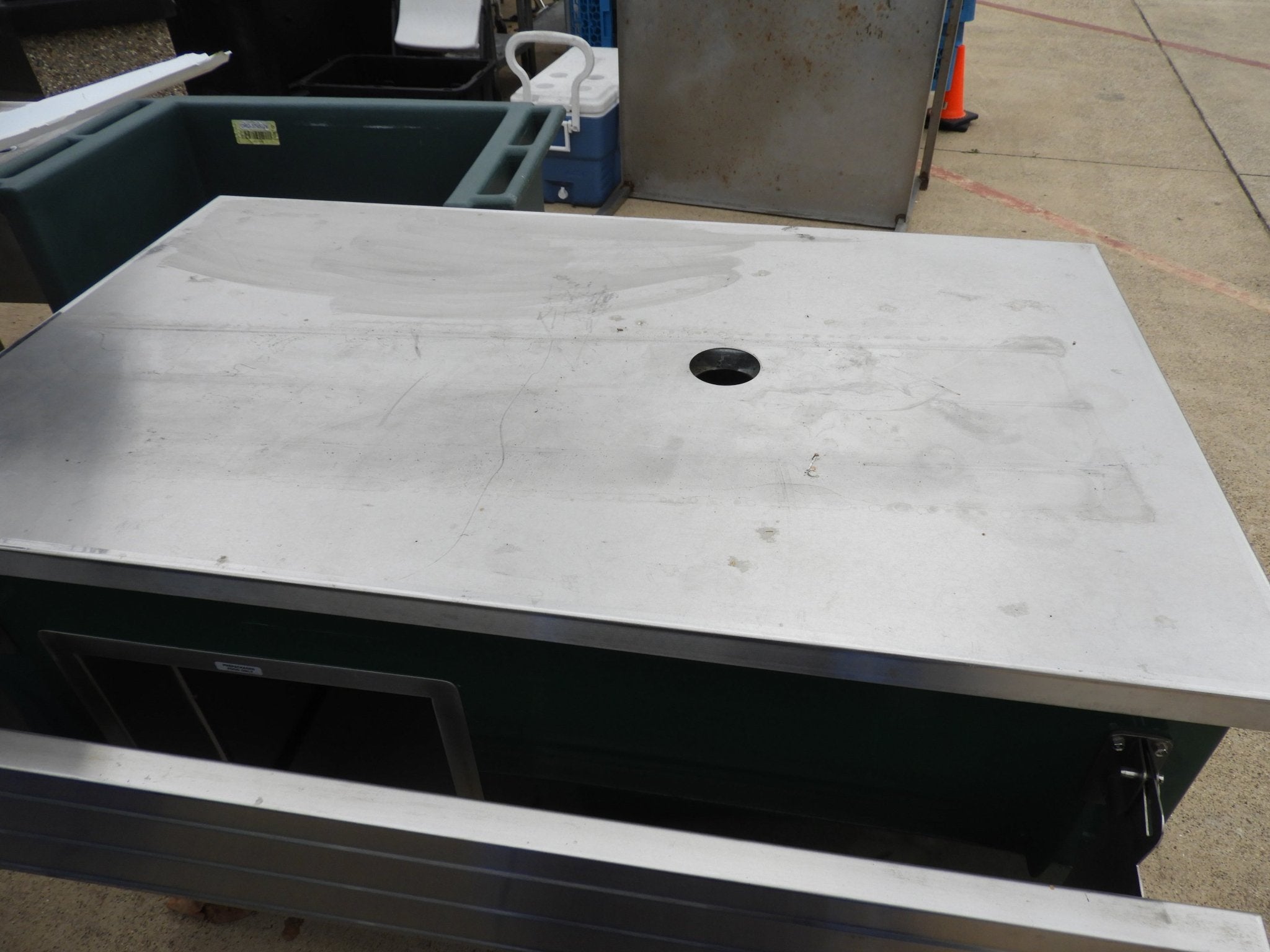 Used Colorpoint Portable Stainless Steel Work Counter 50 - CSE - SS43 - Falcon Restaurant Supply - 1