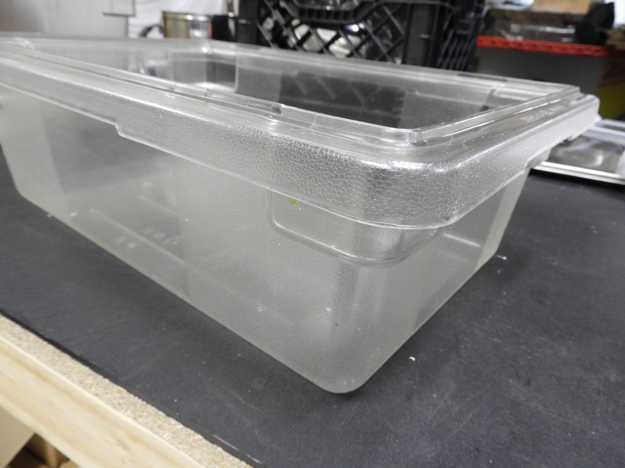 Used Rubbermaid Clear Polycarbonate Food Storage Box 18" x 12" x 6 - 3.5 Gallons - Falcon Restaurant Supply - 1