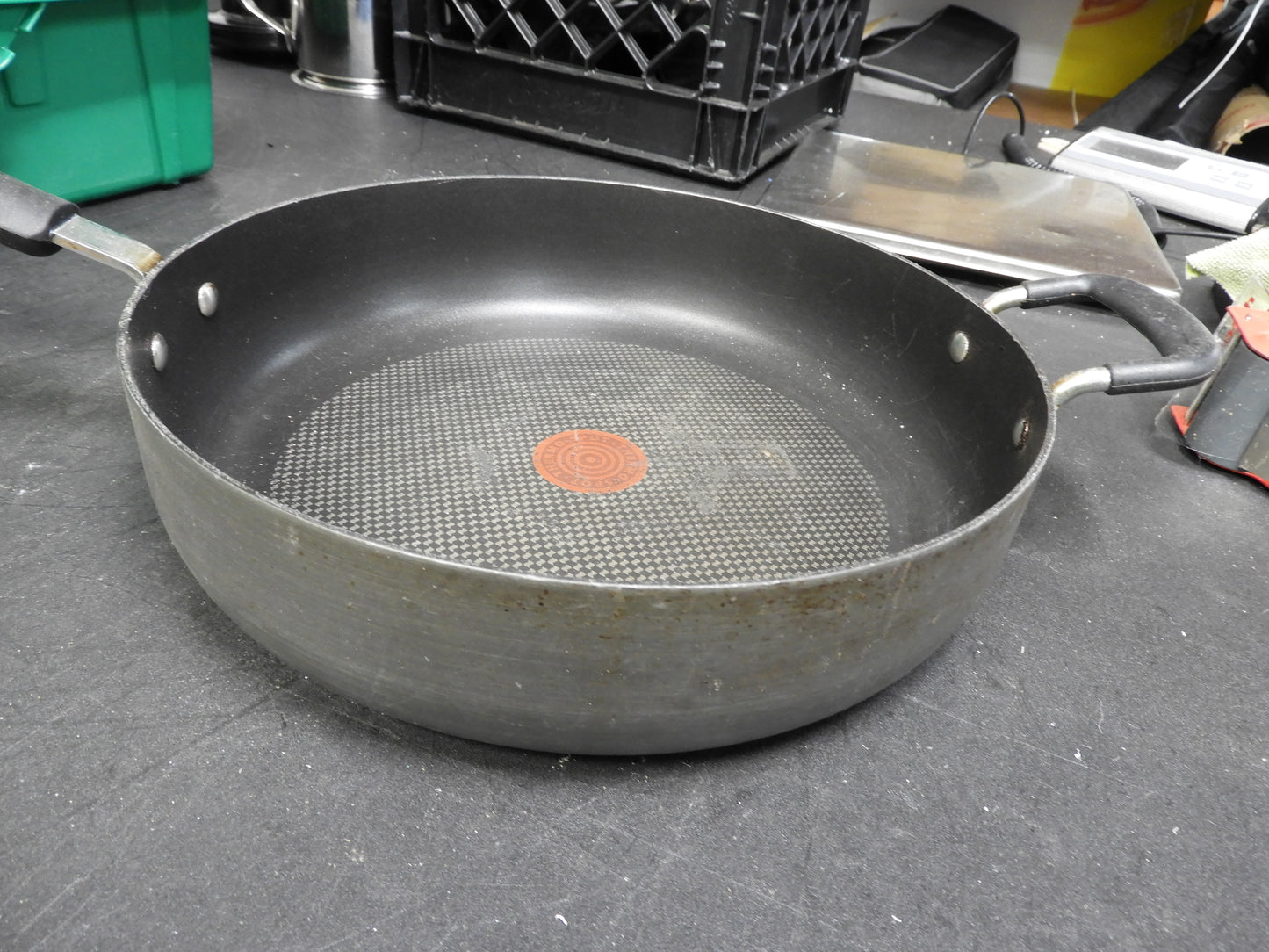 Used T-Fal Essentials Giant Family Frypan 12"x3" C IP