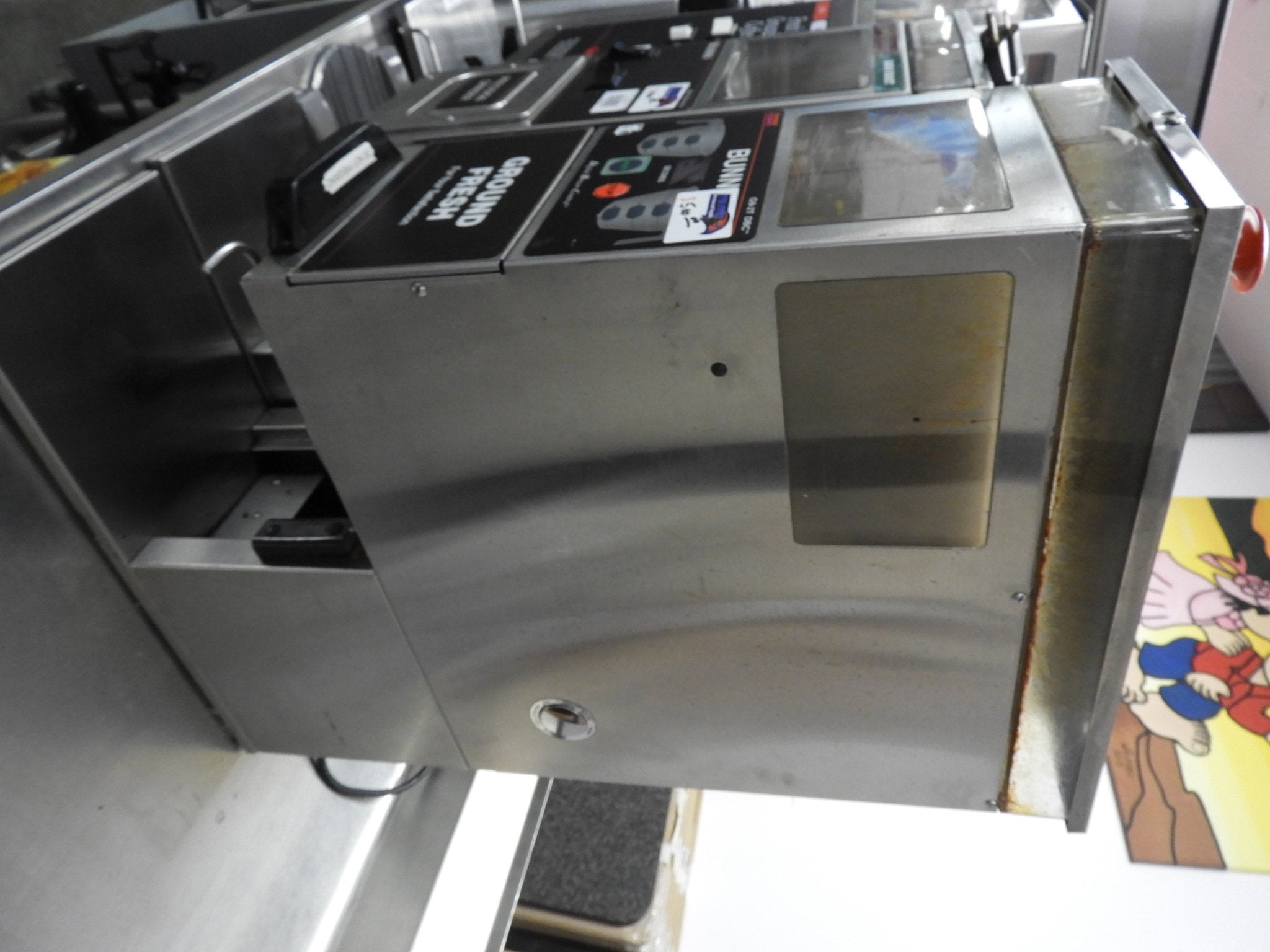 Used Bunn G9 - 2T DBC Coffee Grinder, 2 Hoppers, Stainless 120V - Falcon Restaurant Supply - 3