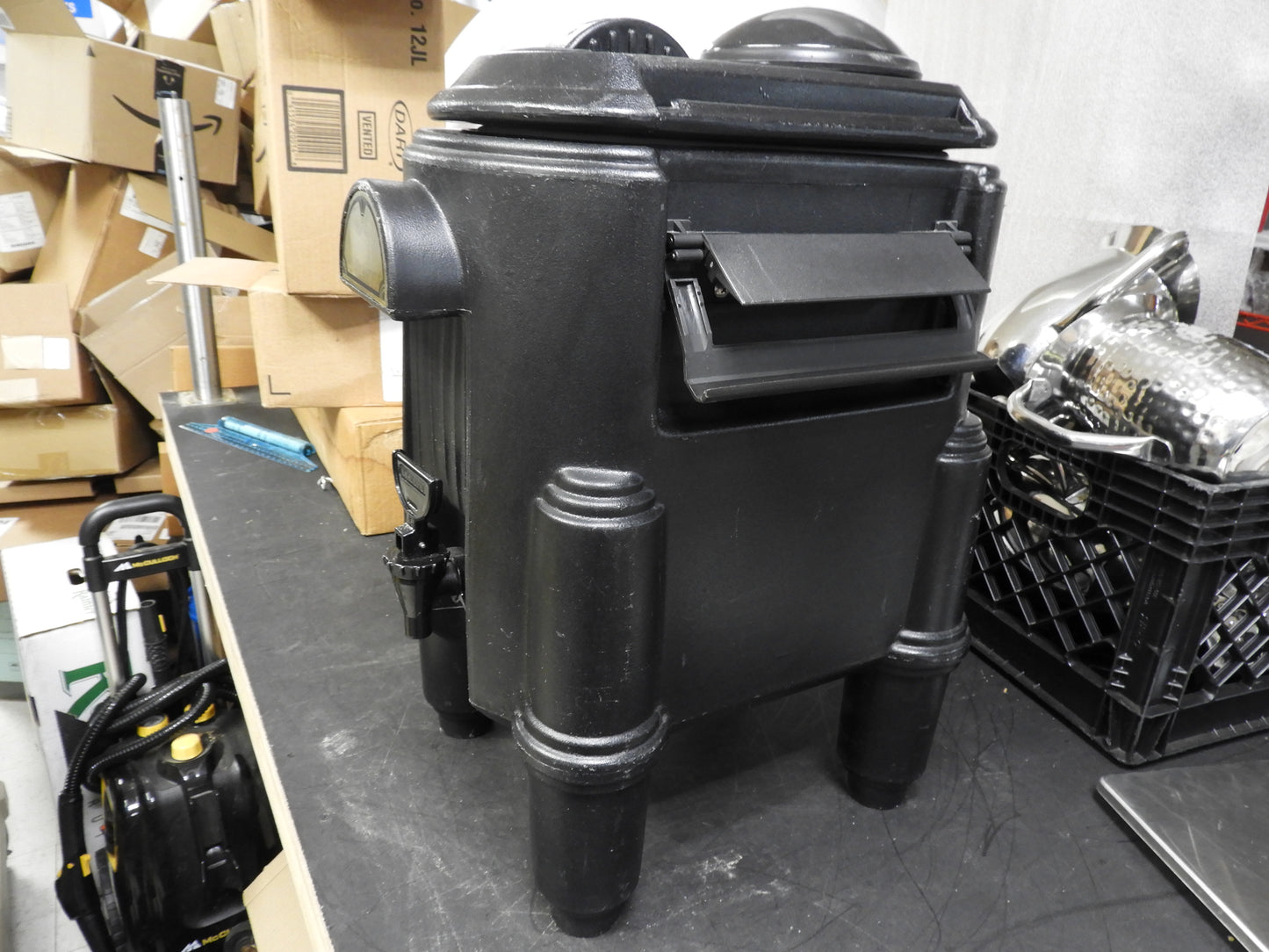 Used Cambro CSR3110 Camserver® 3 Gallon Black Insulated Beverage Dispenser