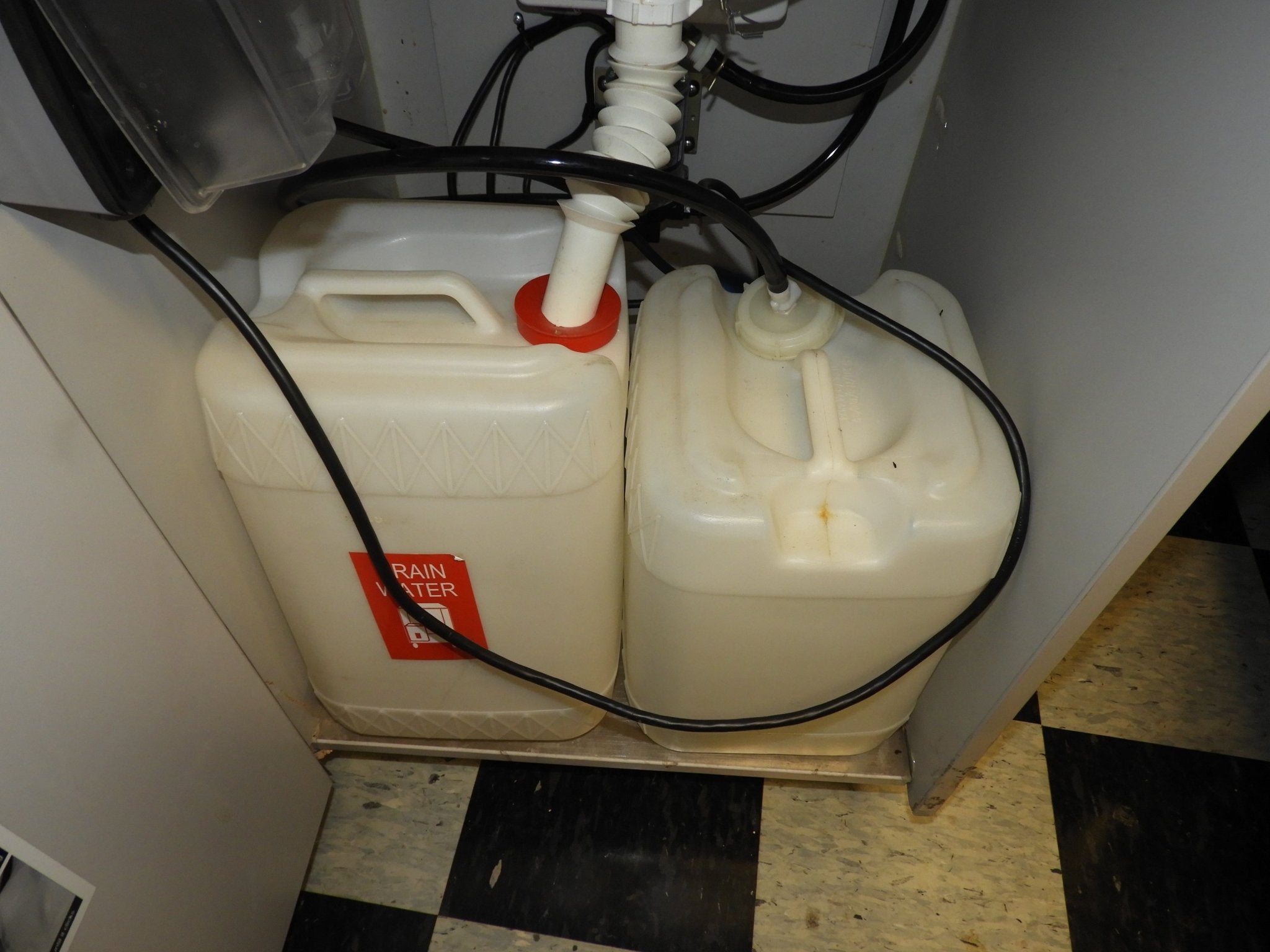 Used Self Contained Portable Sink with Pump and Collection Containers - Falcon Restaurant Supply - 5