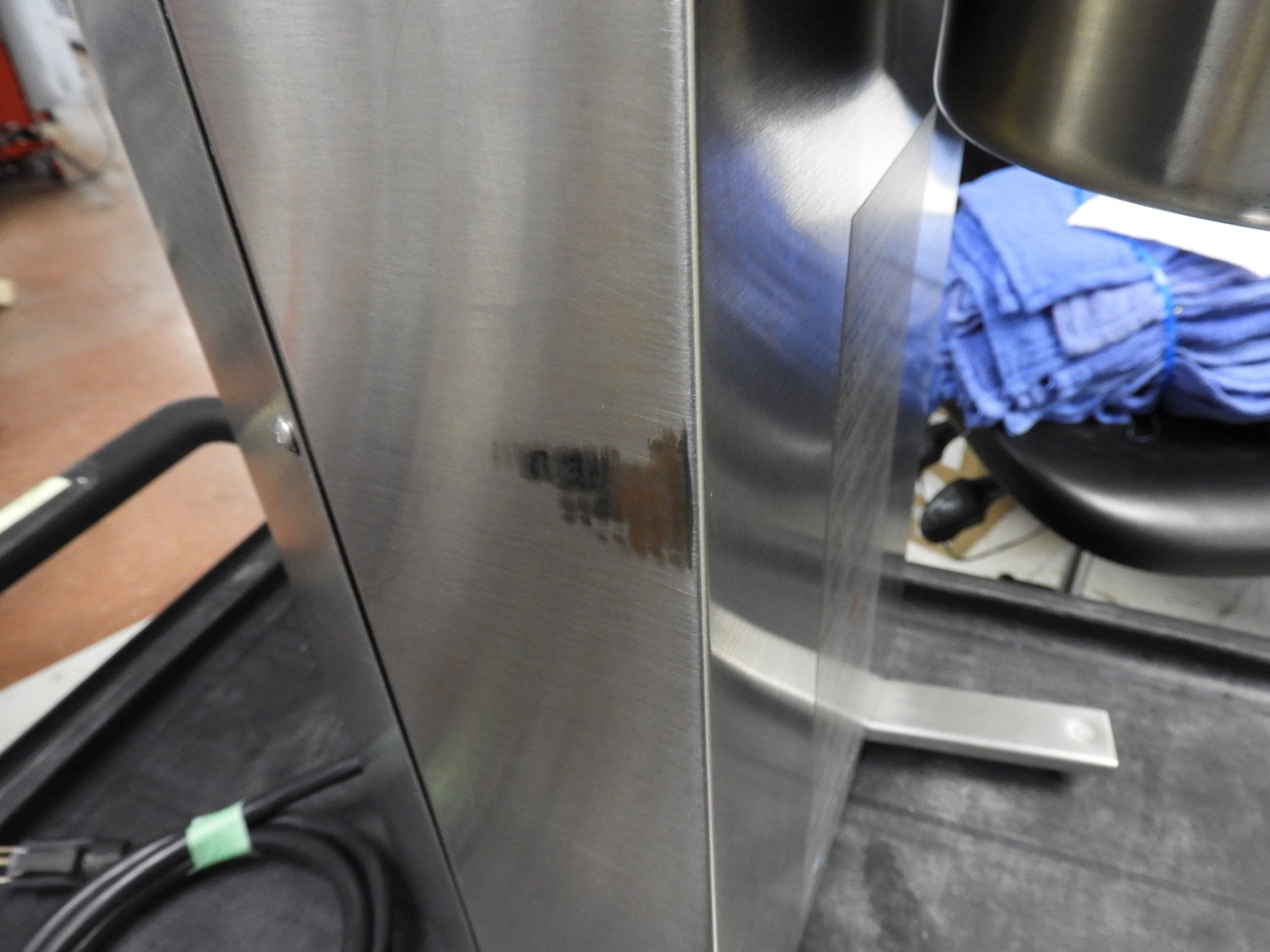 Used Fetco CBS - 31Aap Commercial Retail Coffee Brewer Machine with Hot Water Tap 120V - Falcon Restaurant Supply - 5