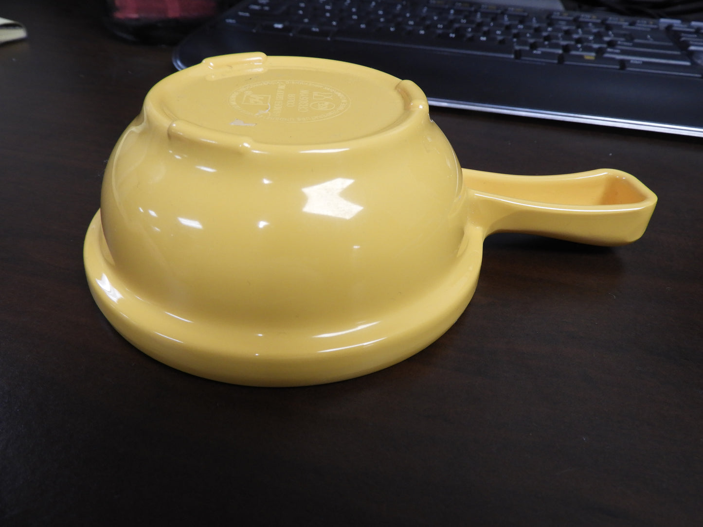 Thunder Group 10oz 4.25 x 6.75 x 2 Inch Yellow Melamine Soup Service Bowl with Handle