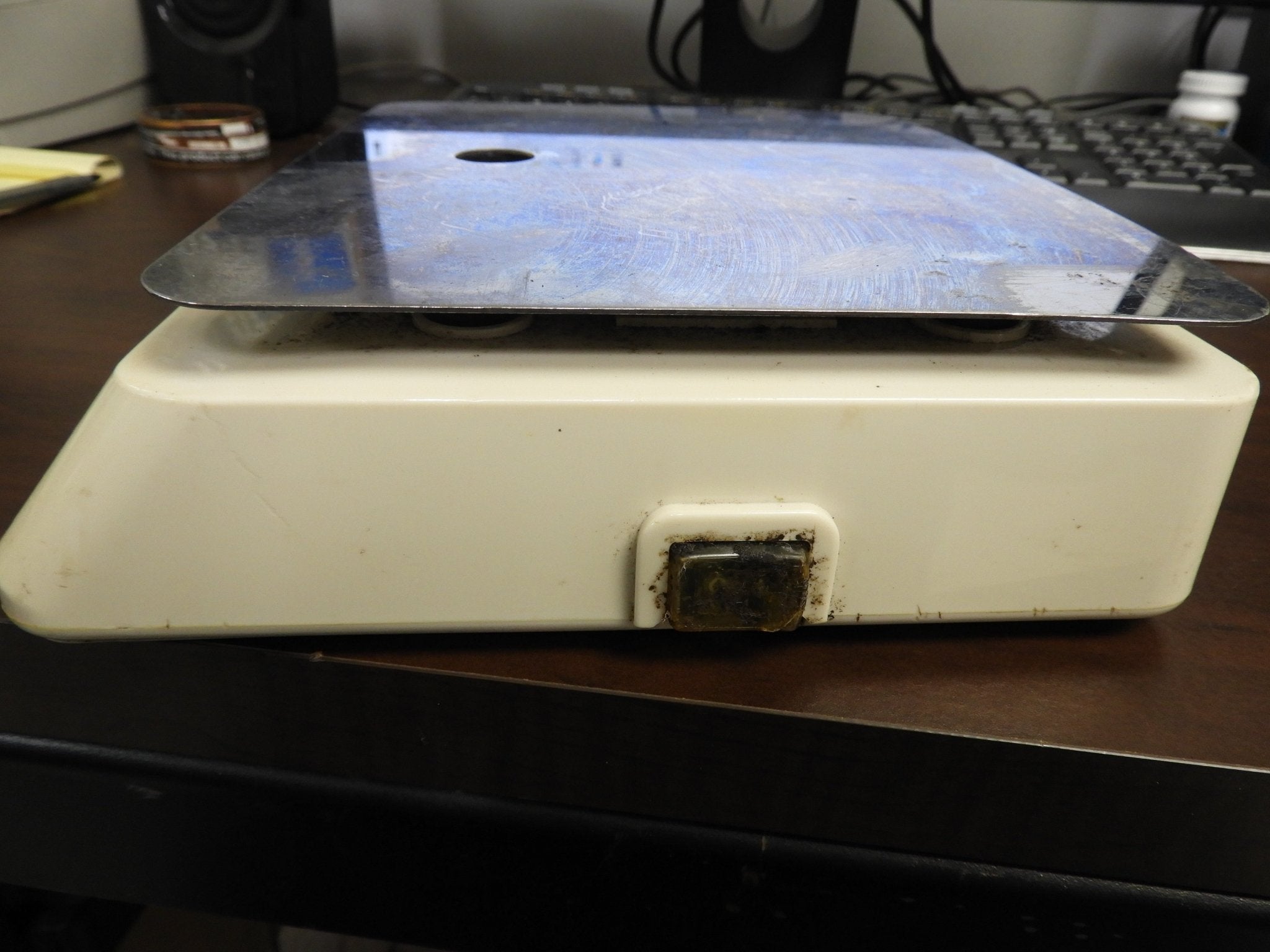 Used Rubbermaid® Pelouze® RUBFS12 - 88 Digital Portion Control Scale - 12 lb - Falcon Restaurant Supply - 3