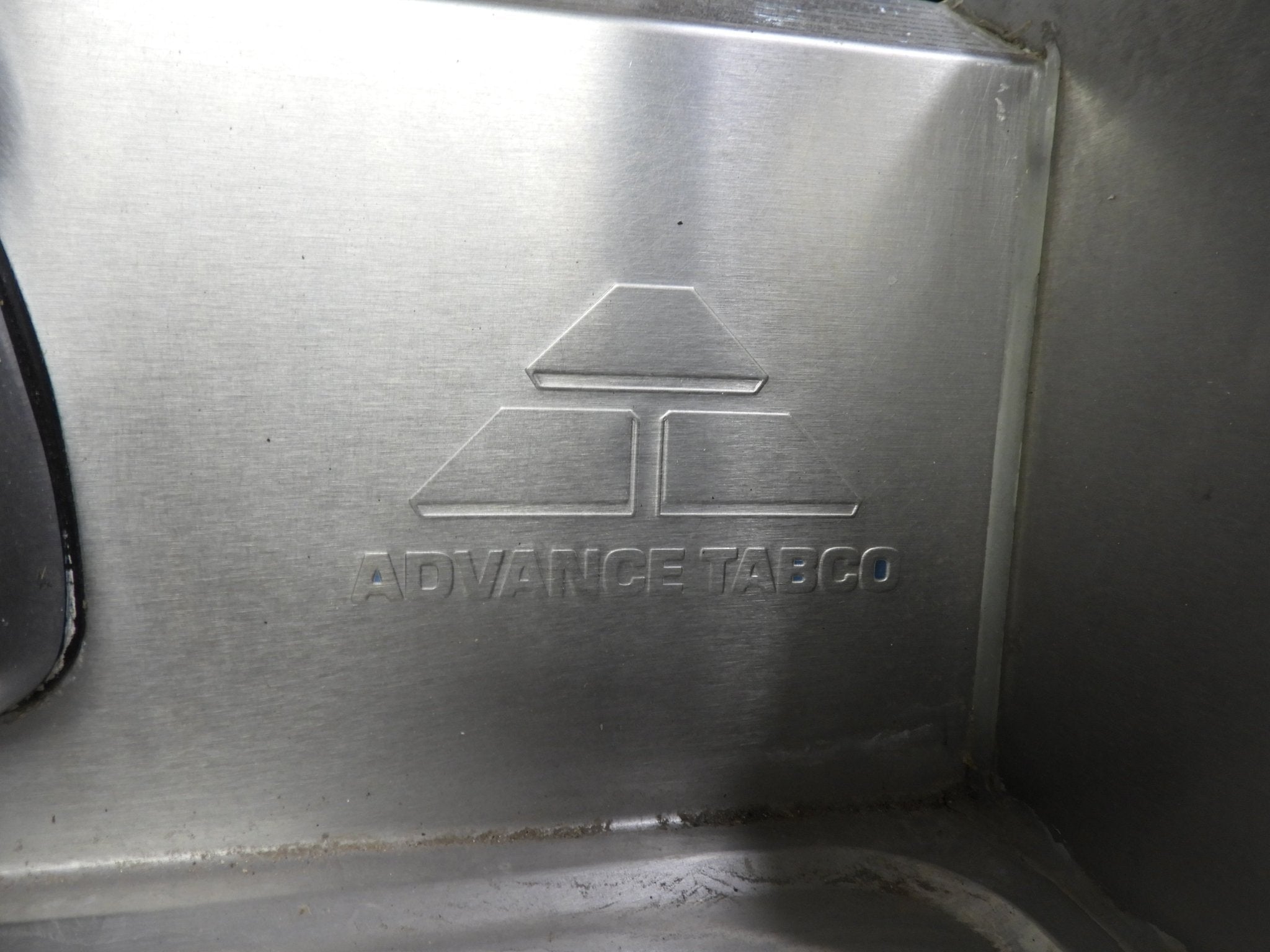 Used Advance Tabco 7 - PS - 51 Wall Mount Commercial Touchless Hand Sink w/ 14"L x 10"W x 5"D Bowl, Electronic Faucet - Falcon Restaurant Supply - 2