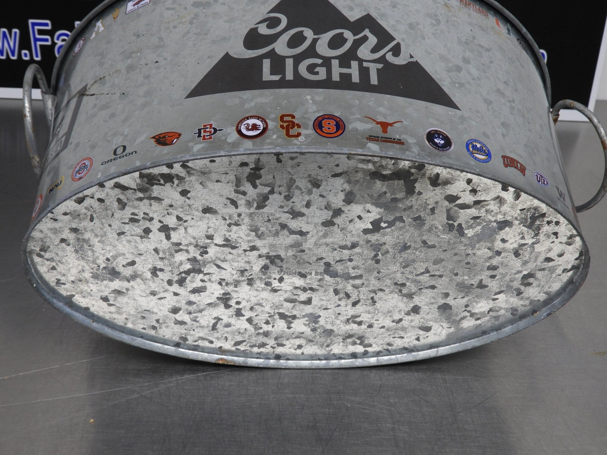 Used Coors Light Galvanized College Teams Oval Beer Bucket - Falcon Restaurant Supply - 3