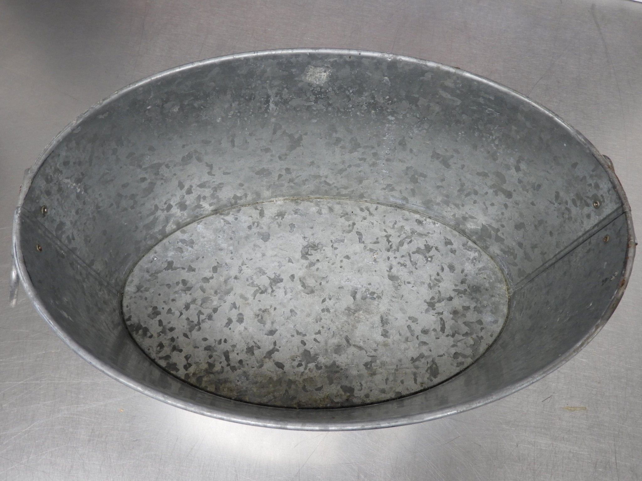 Used Coors Light Galvanized College Teams Oval Beer Bucket - Falcon Restaurant Supply - 5