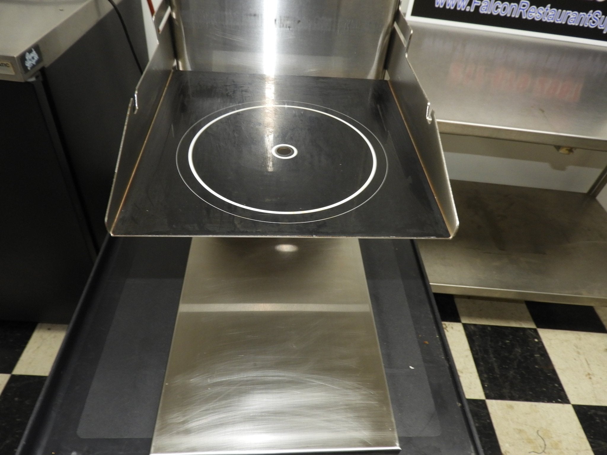 Used Bunn 35700.0034 Digital Tea Brewer 29 With Tray - Falcon Restaurant Supply - 5