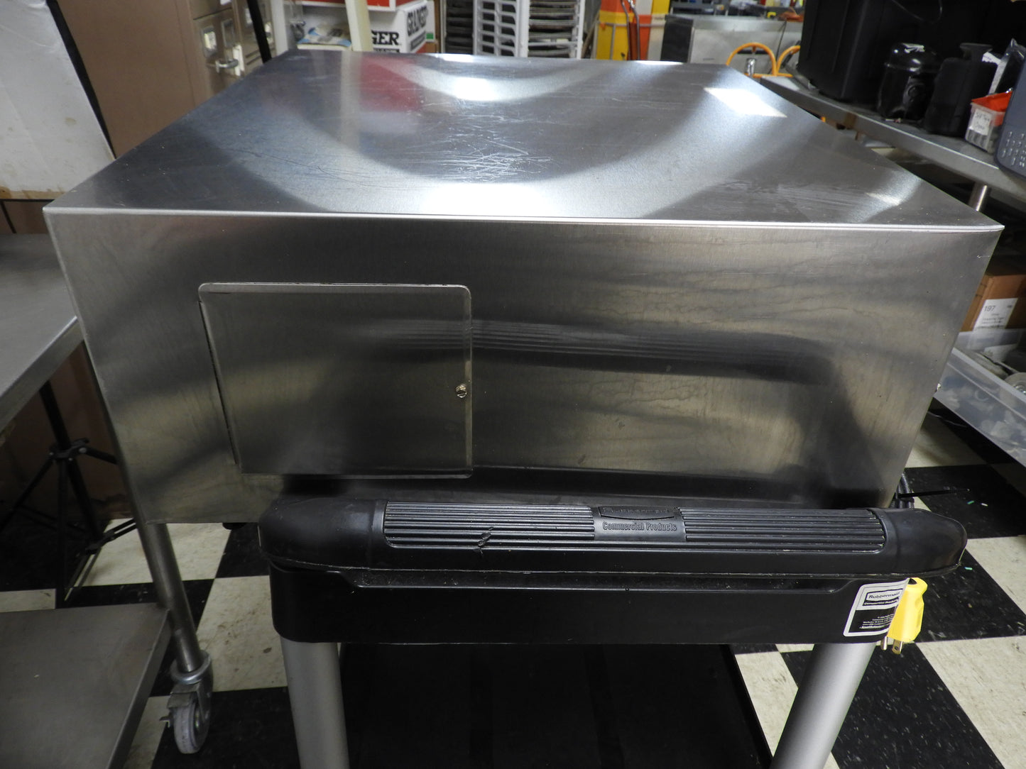 Used APW BW-31 Humidified Hot Dog Bun Warmer with (72) Bun Capacity, 120v