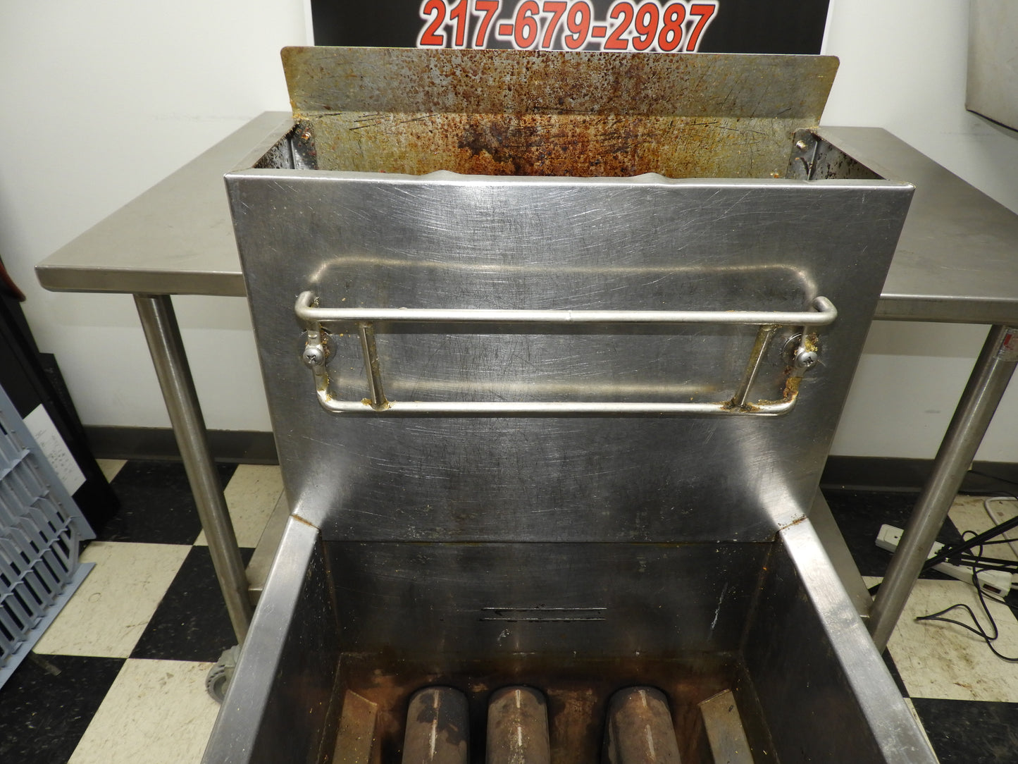 Used Dean SR142G Natural Gas Super Runner Floor Fryer 35-43lb