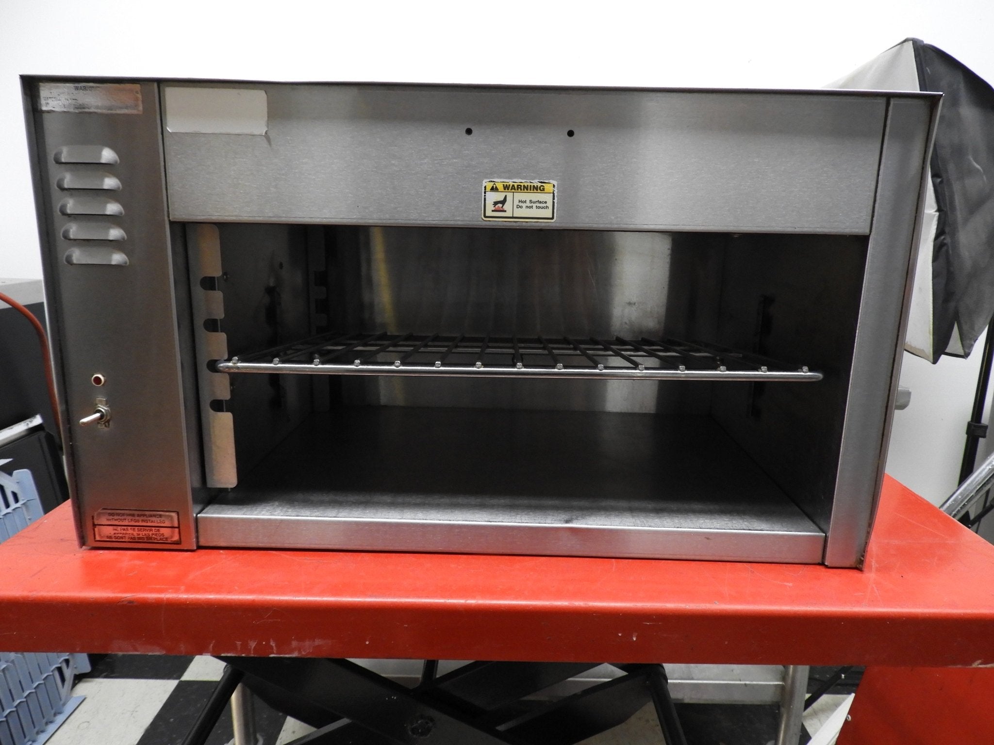 Used APW Wyott CMC - 24 Countertop Electric Cheese Melter Toaster 208V - Falcon Restaurant Supply - 3