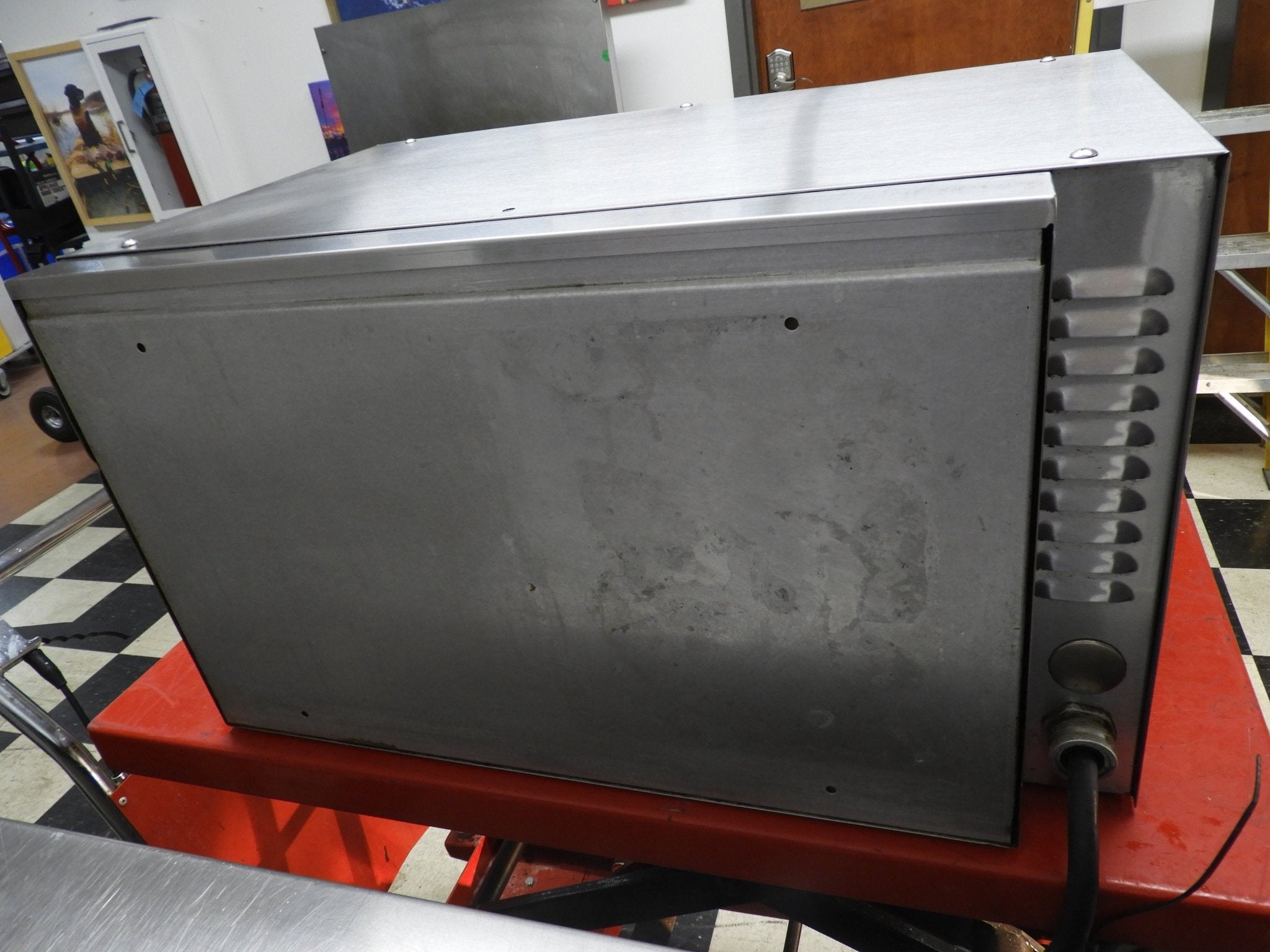 Used APW Wyott CMC - 24 Countertop Electric Cheese Melter Toaster 208V - Falcon Restaurant Supply - 5