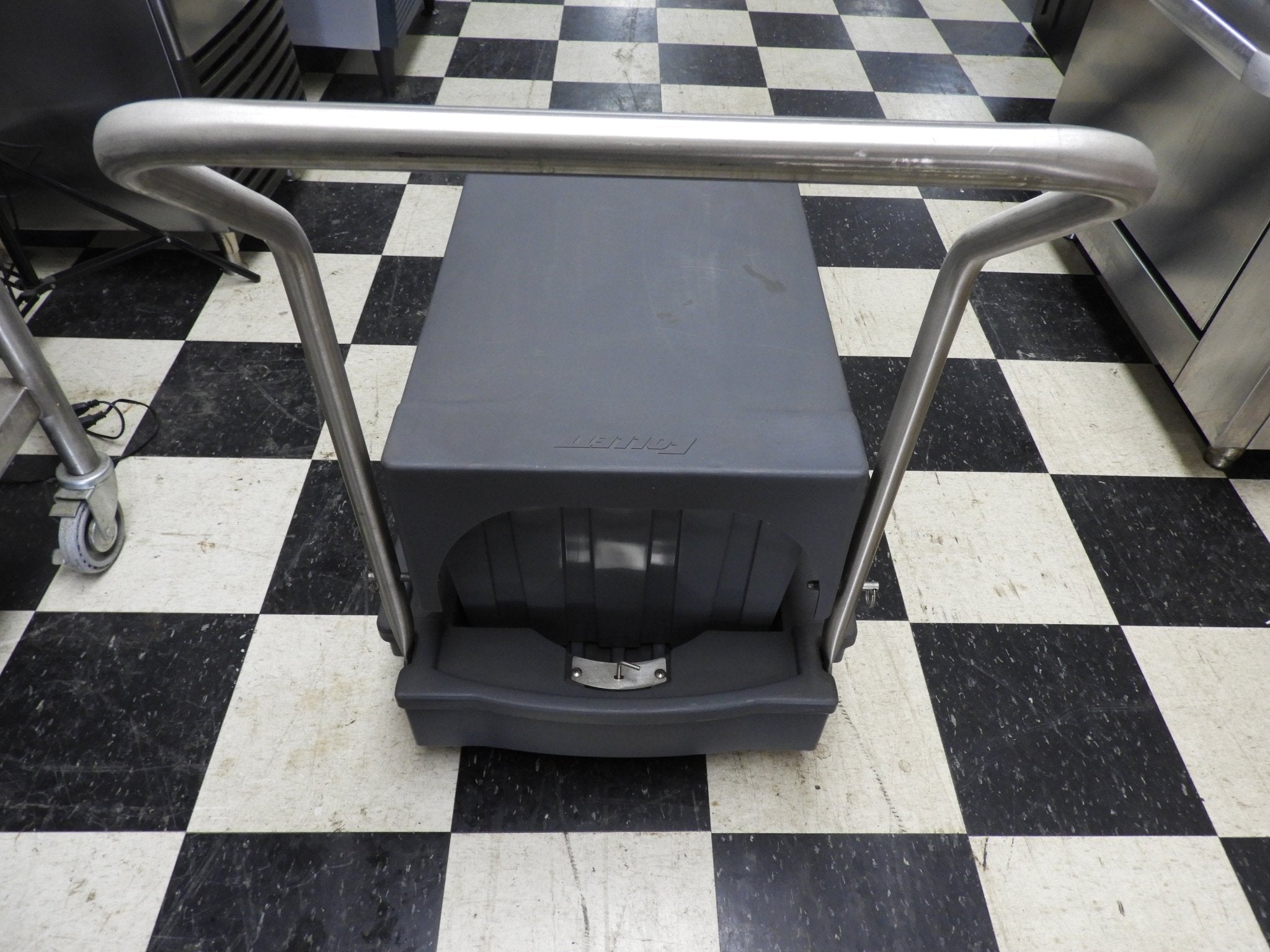 New Follett 00112771 Mobile 75lb Ice Caddy - Plastic, Gray - Falcon Restaurant Supply - 7