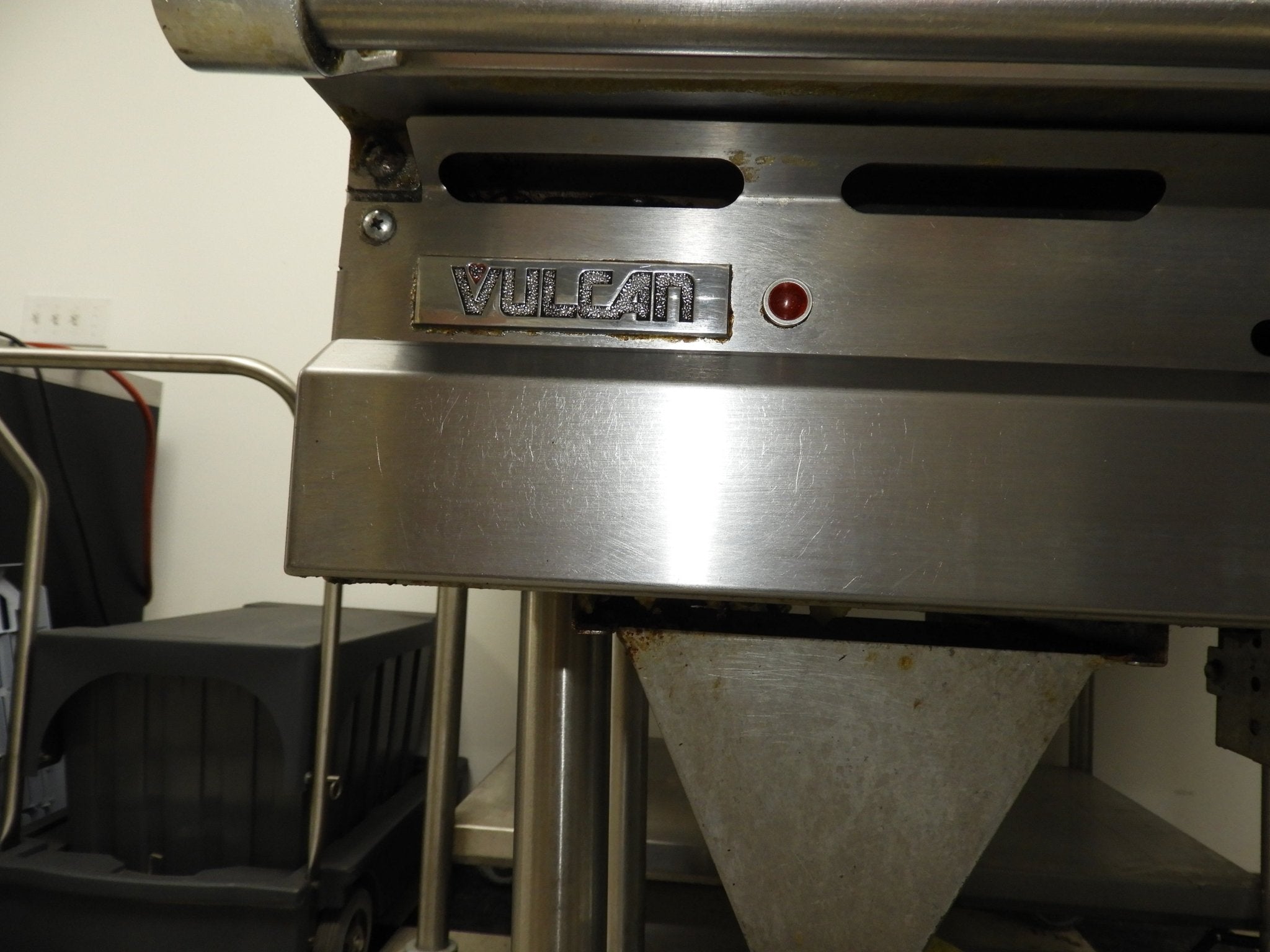 Used Vulcan 48RRG Heavy Duty Natural Gas Flat Top Griddle 3/4 Plate - Falcon Restaurant Supply - 4