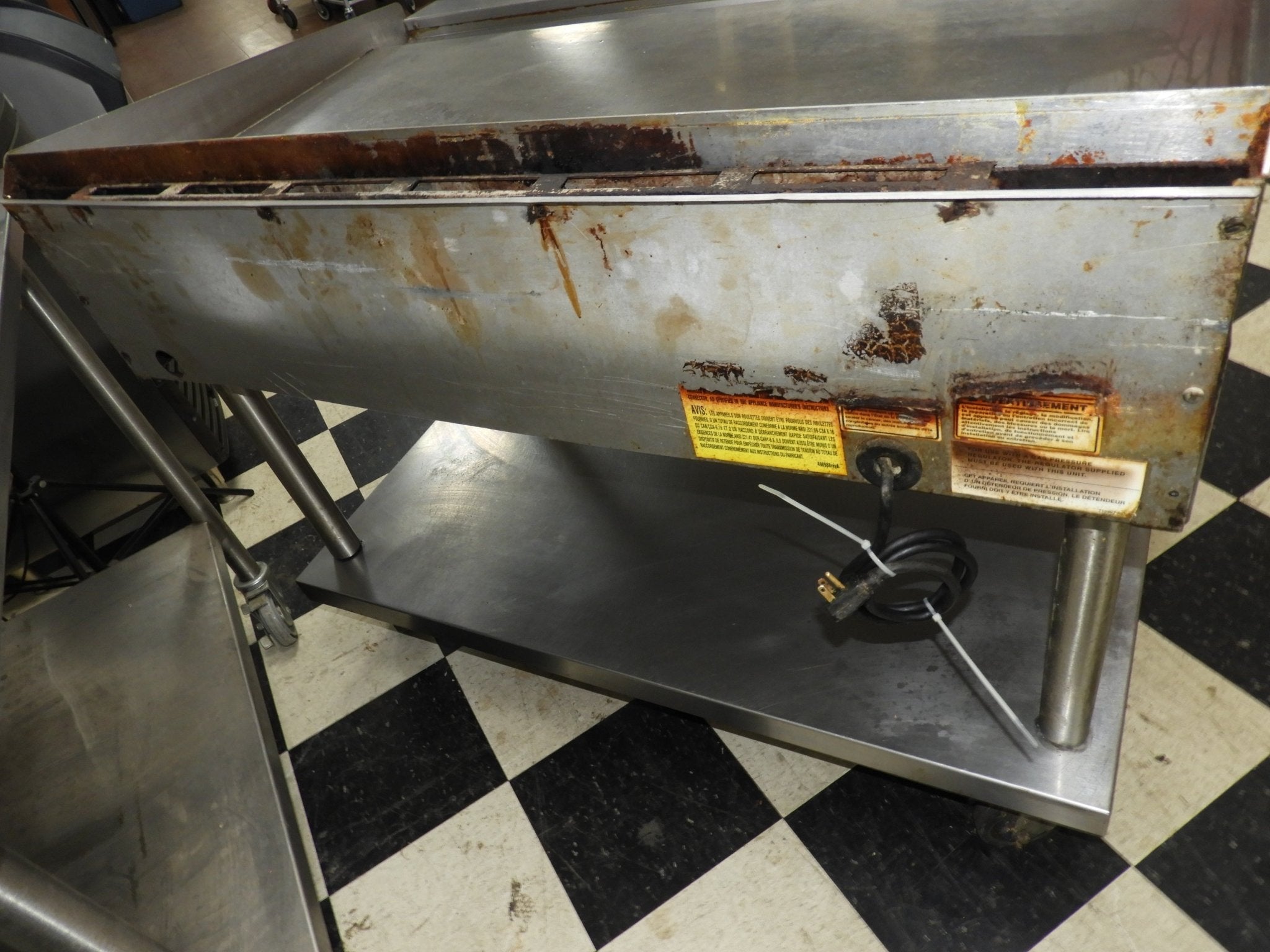Used Vulcan 48RRG Heavy Duty Natural Gas Flat Top Griddle 3/4 Plate - Falcon Restaurant Supply - 9