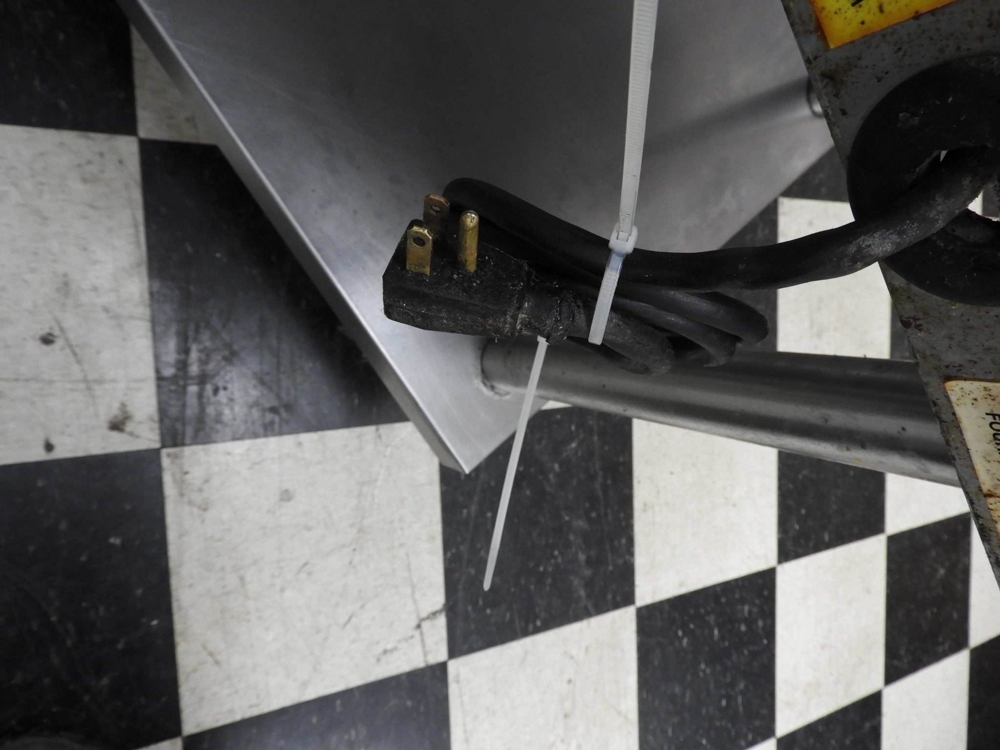 Used Vulcan 48RRG Heavy Duty Natural Gas Flat Top Griddle 3/4 Plate - Falcon Restaurant Supply - 10