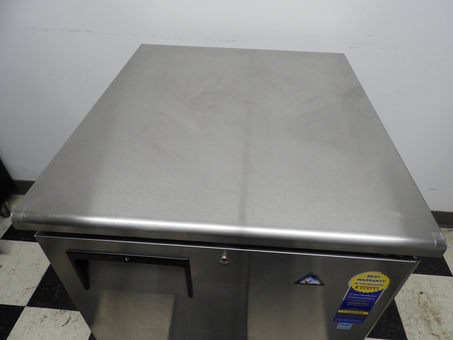 Used Everest ETBF1 27-3/4″ One Section Back Mount Under Counter Freezer