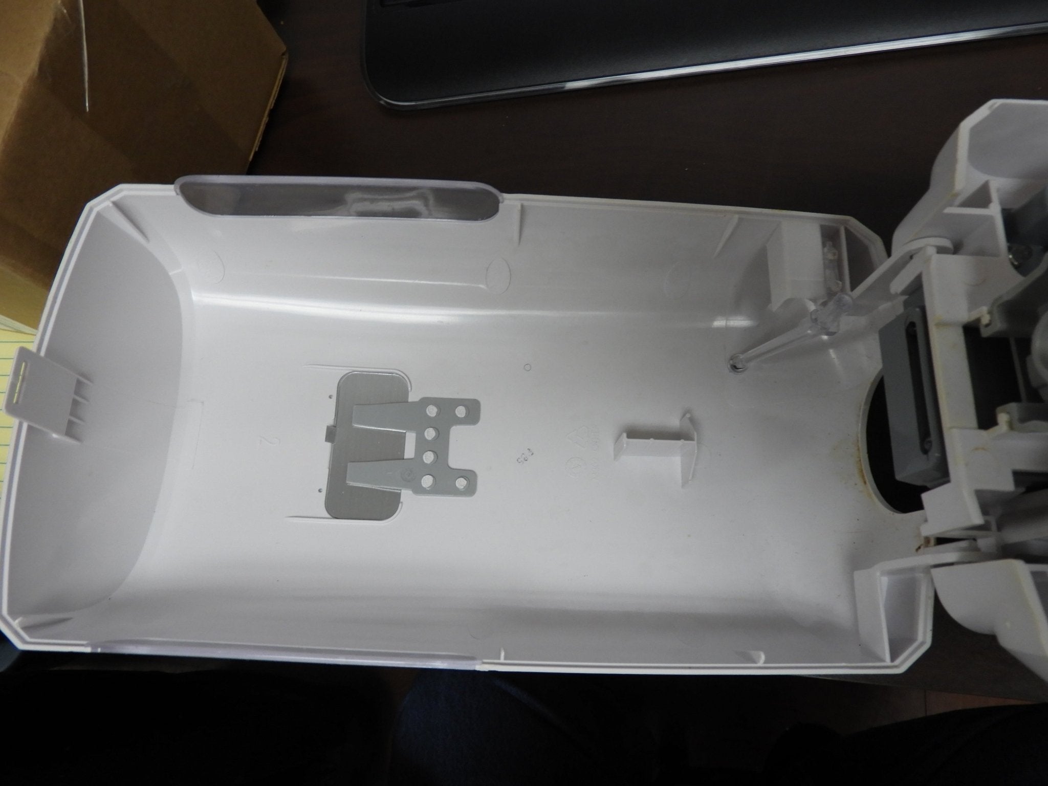 Used Ecolab 9202 - 1192 Nexa™ Classic Hand Soap Dispenser - Falcon Restaurant Supply - 6