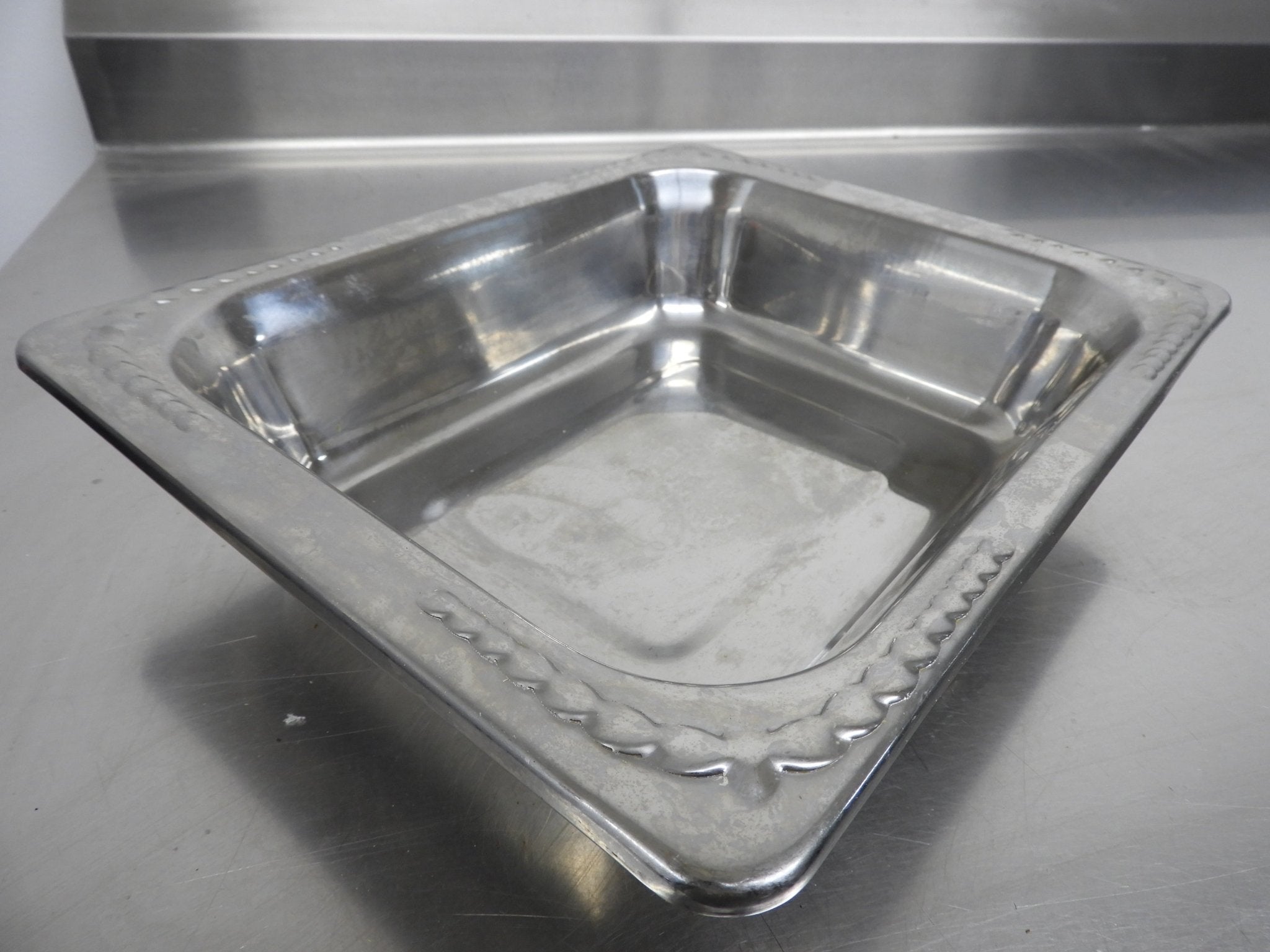 Used Vollrath 8230720 Miramar 3.4Qt Rectangular Decorative 1/2 Size Food Pan - Falcon Restaurant Supply - 5