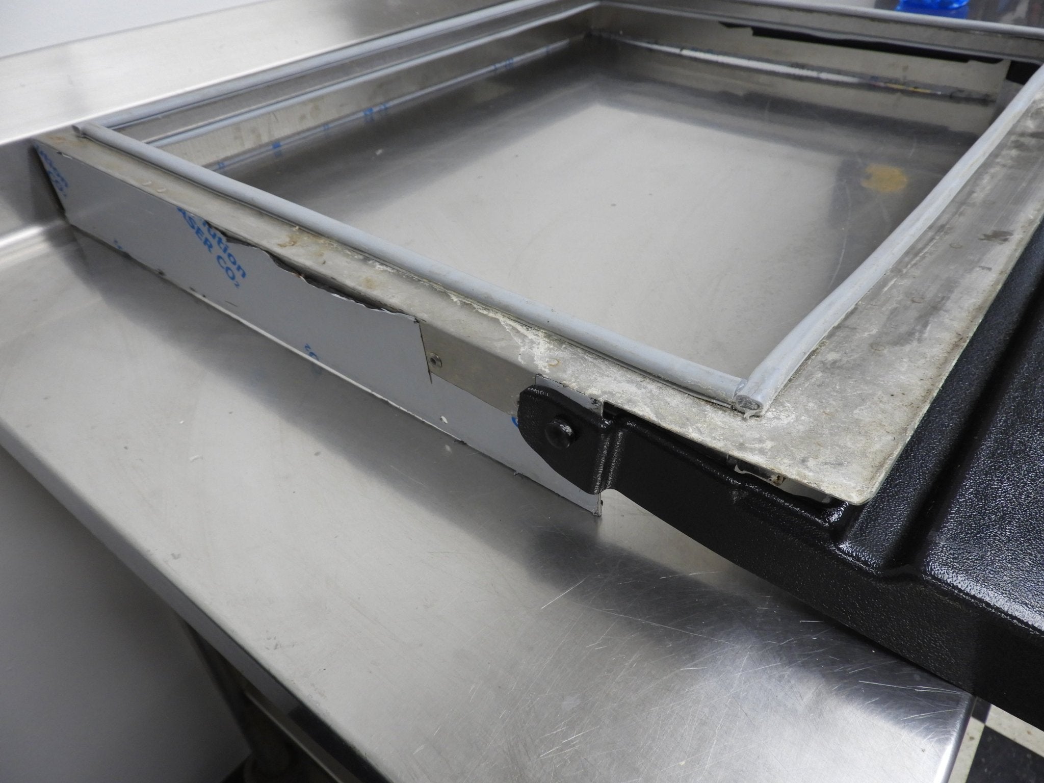 Used Soda/Drink Fountain Machine Top Lid for Ice Maker 30"x31" - Falcon Restaurant Supply - 3