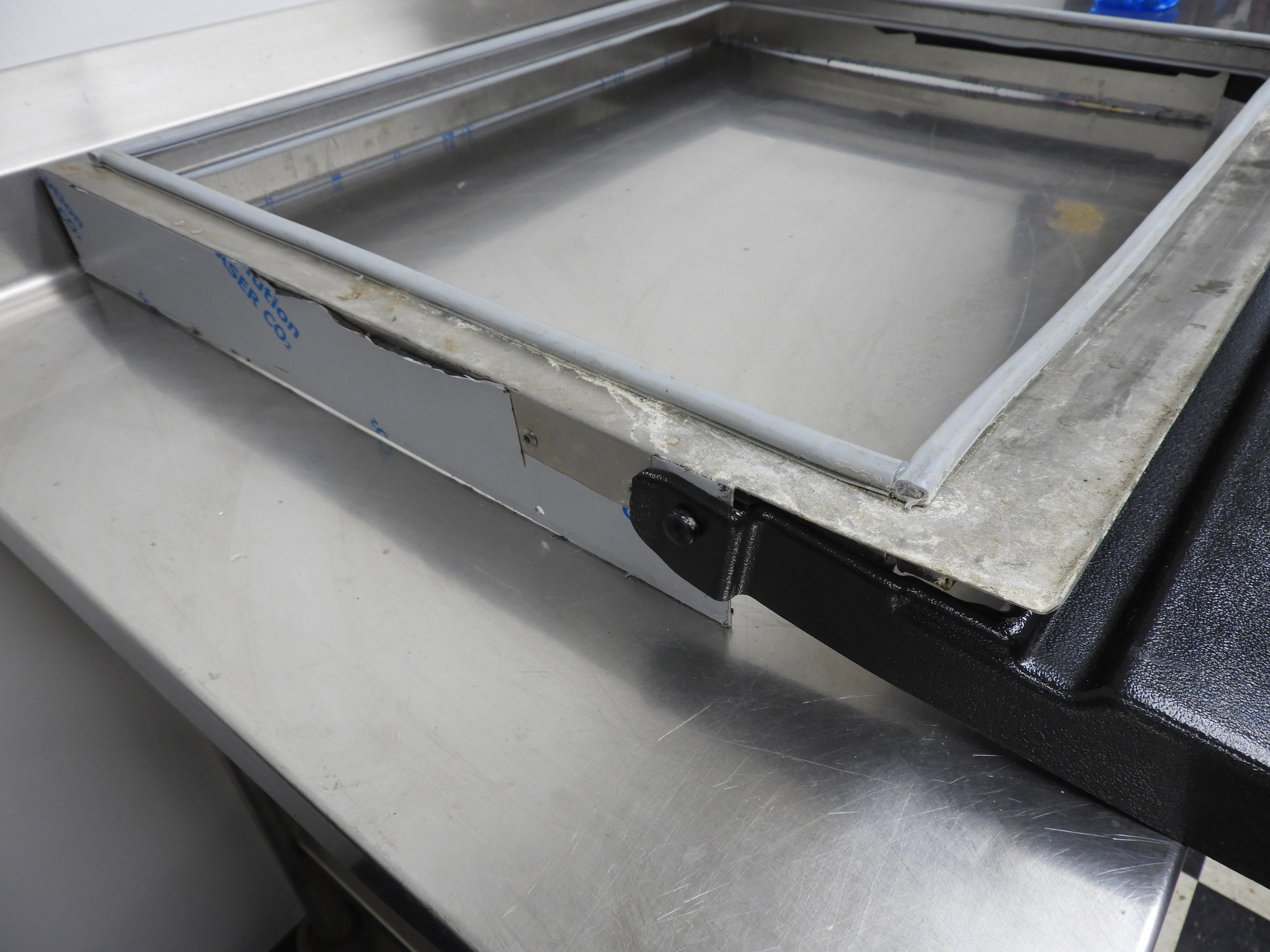 Used Soda/Drink Fountain Machine Top Lid for Ice Maker 30"x31"