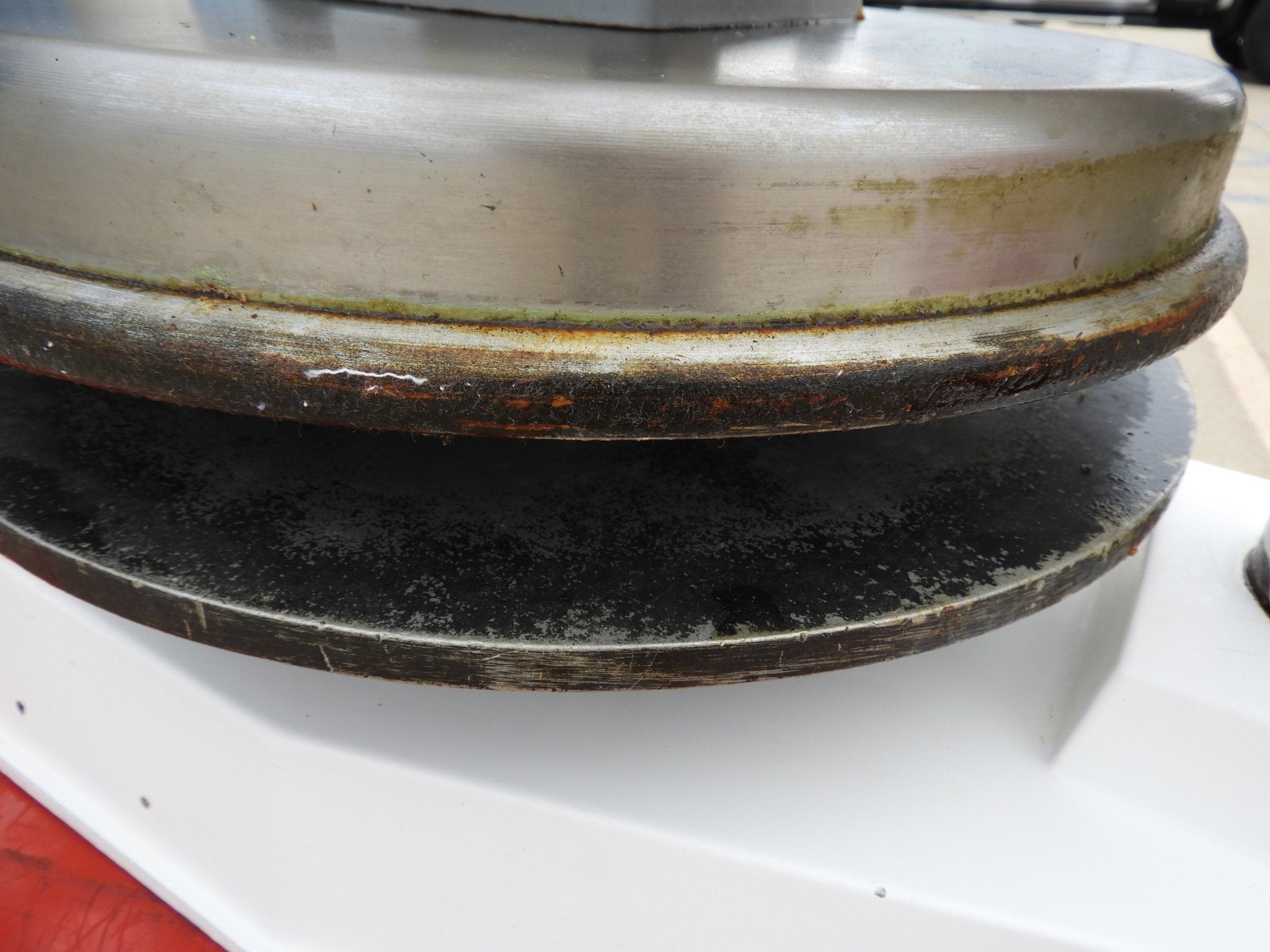 Used Proluxe Endurance DP1100 18" Manual Heavy - Duty Pizza Dough Press - Falcon Restaurant Supply - 5