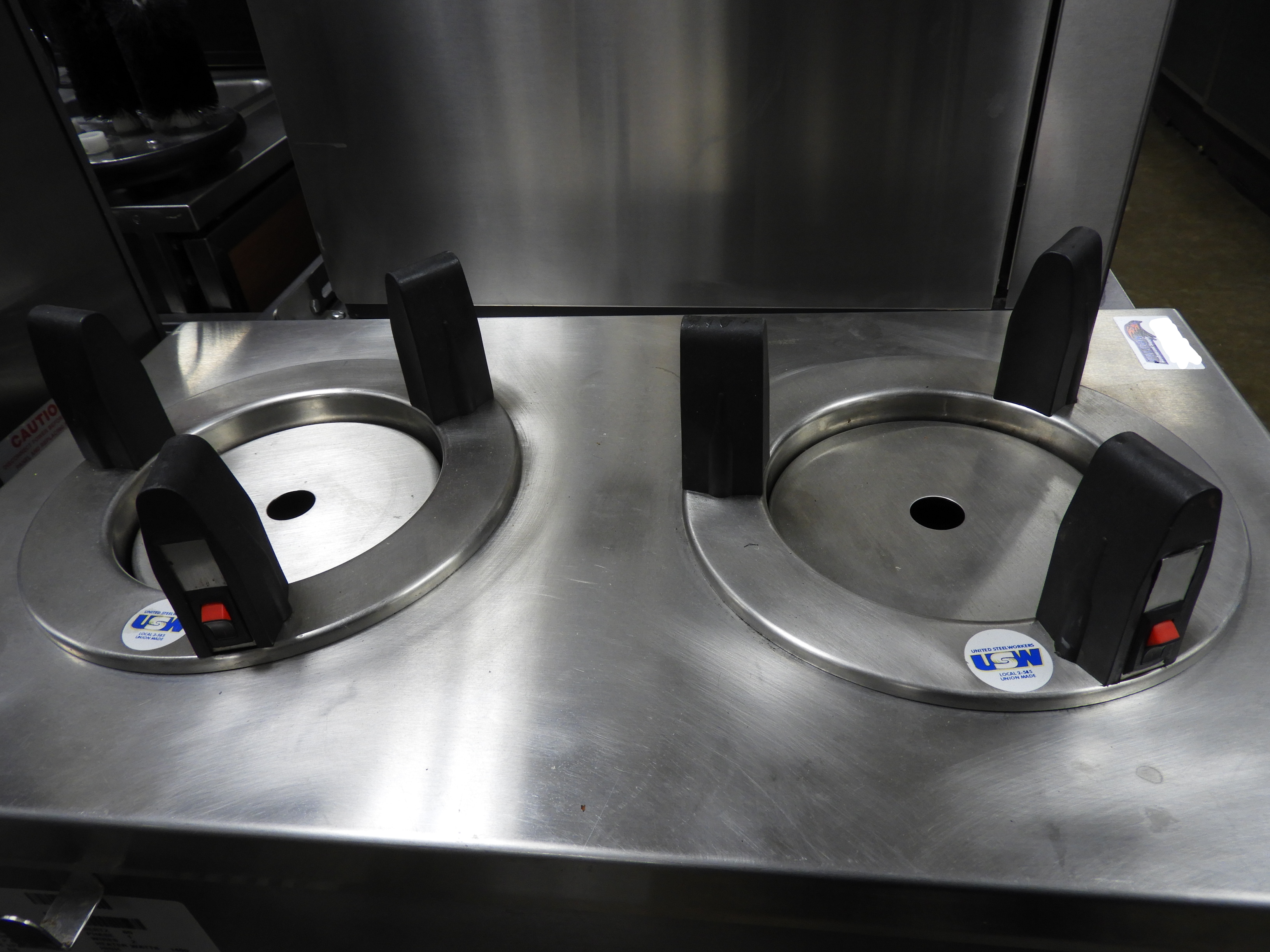 Used Delfield CAB2-650ET Even Temp Mobile Enclosed Two Stack Heated 144 Dish Dispenser