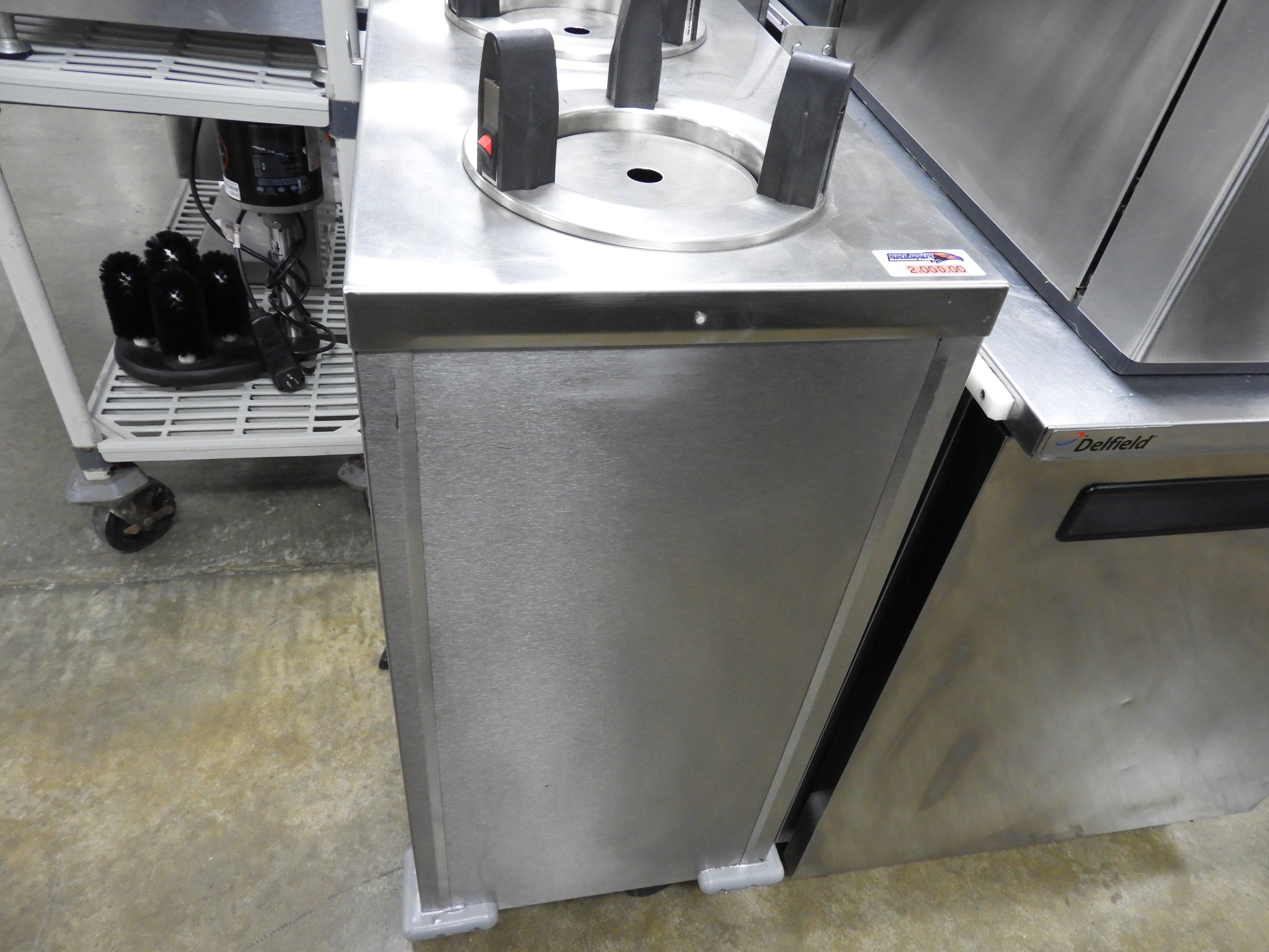 Used Delfield CAB2-650ET Even Temp Mobile Enclosed Two Stack Heated 144 Dish Dispenser