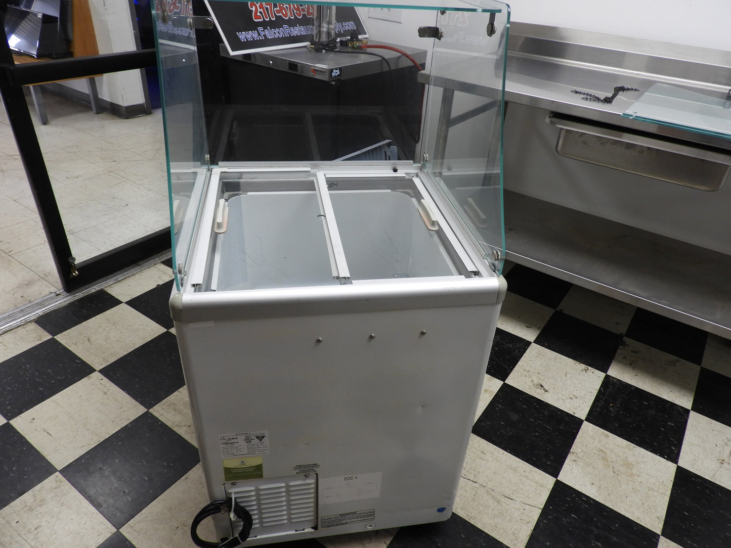 Excellence EDC-4HC 25" Straight Glass Ice Cream Dipping Cabinet