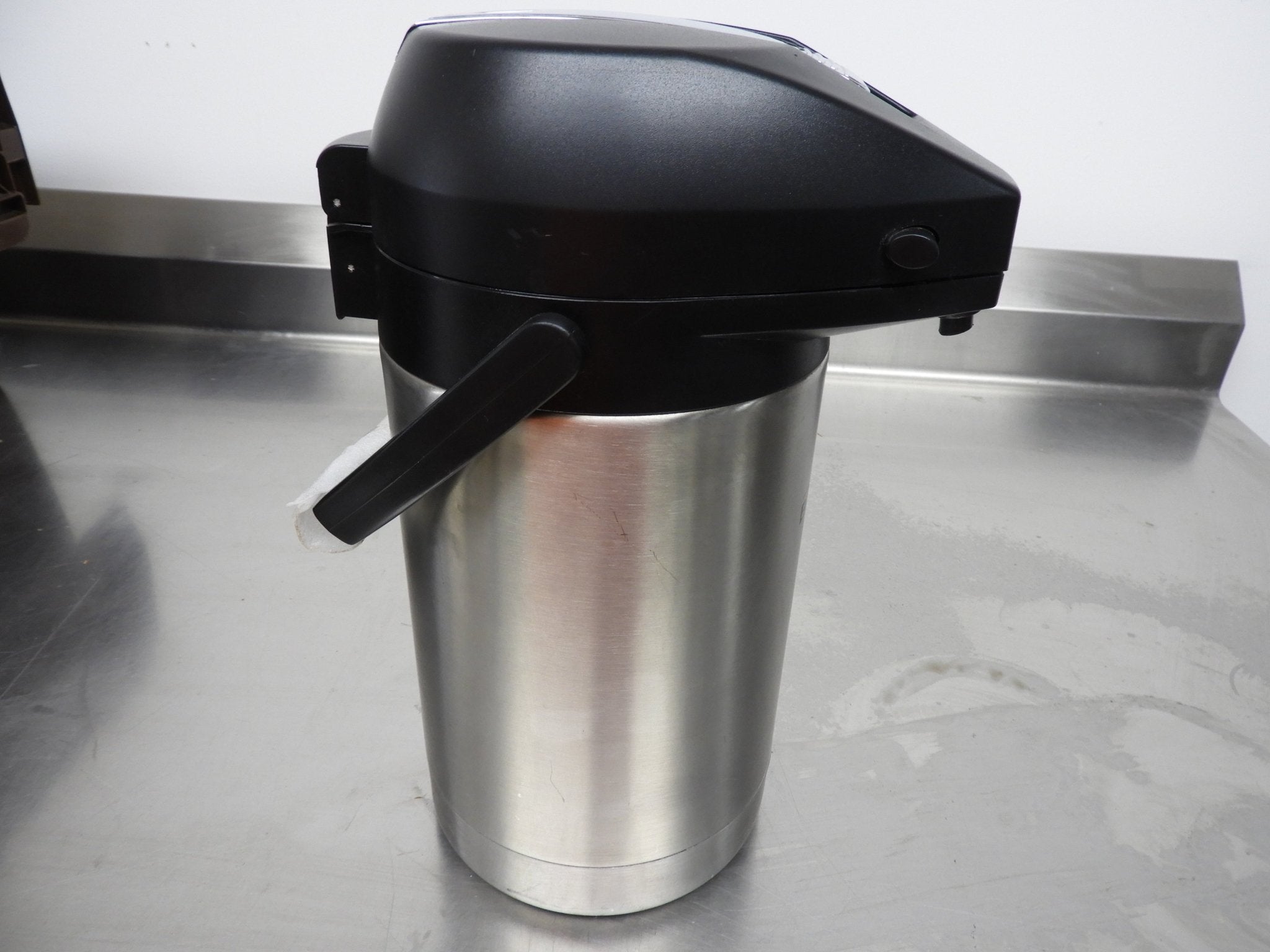 Used Bunn 2.5 Liter Stainless Steel Lined Lever Action Coffee Airpot 32125.0000