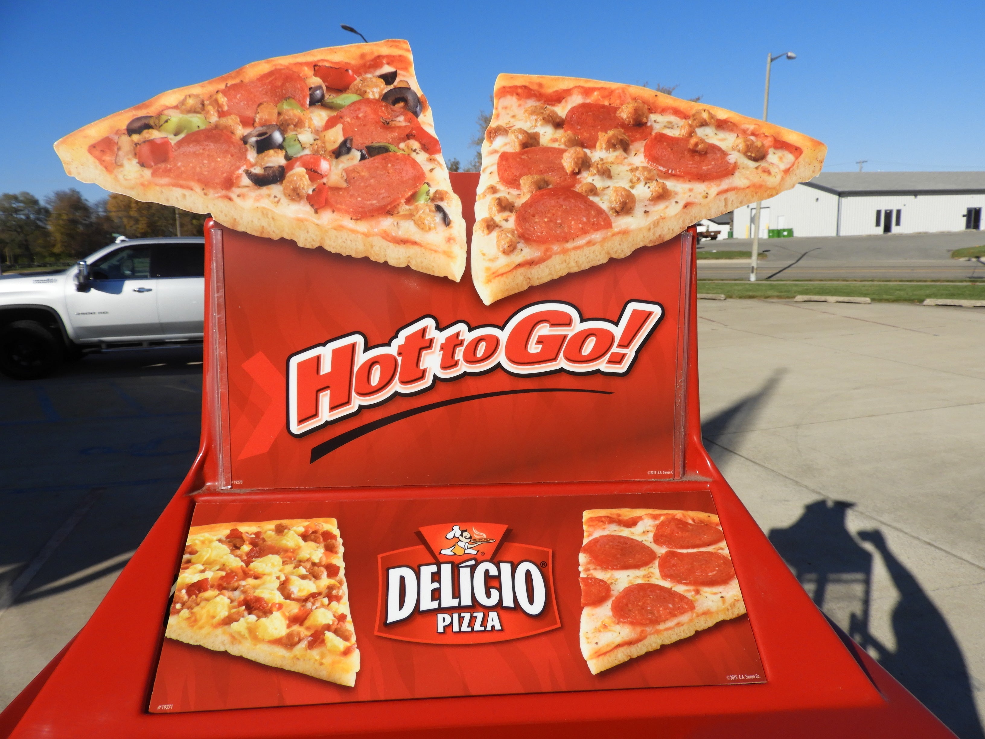 New Wisco 690-25 Hot Food Warming Heated Display Holding Cabinet Two Door Pass Thru 120V 660W