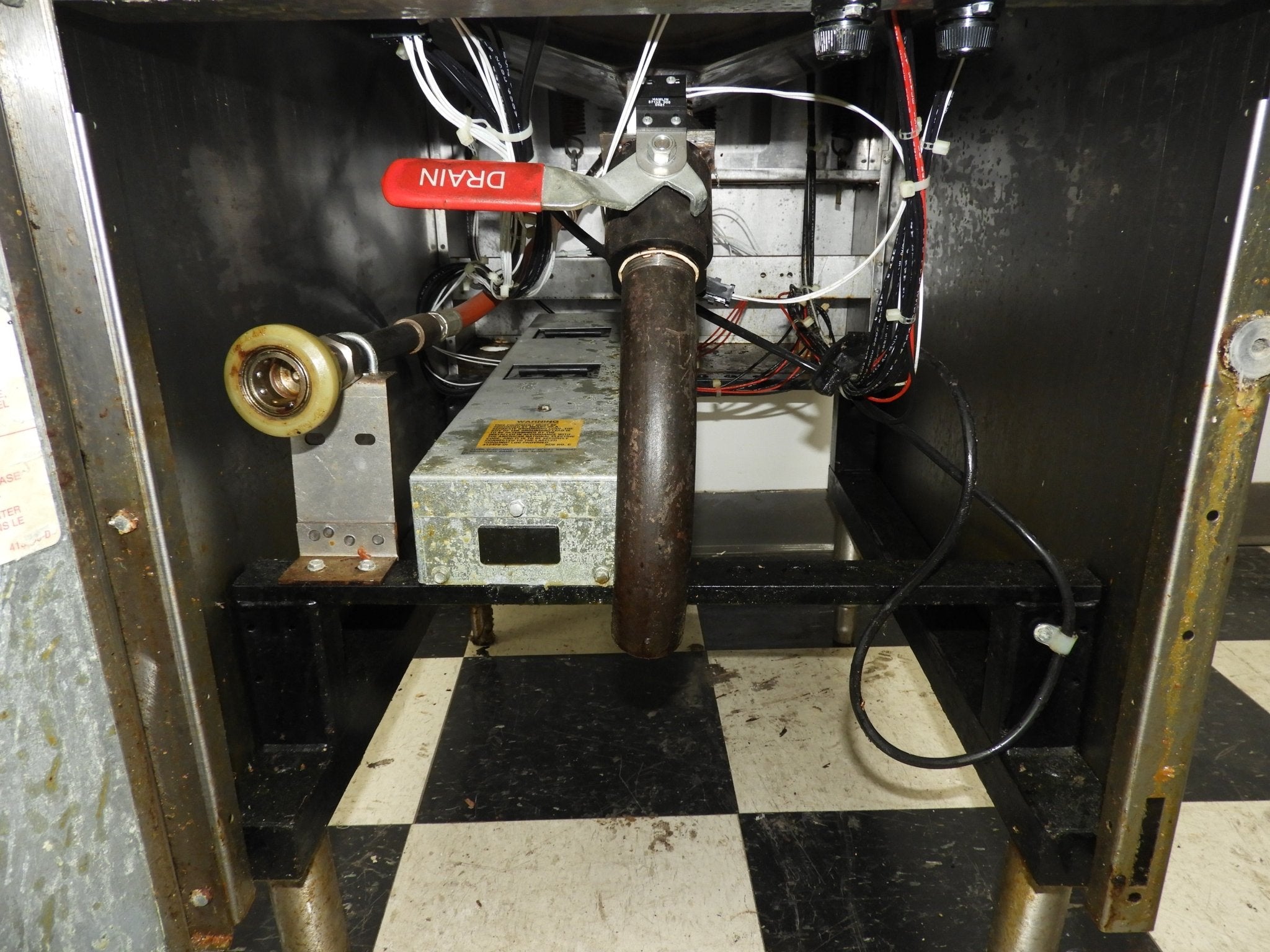 Used Hobart HF85C Commercial Full Pot Deep fryer with Auto Lift 220 volt 3 phase - Falcon Restaurant Supply - 3