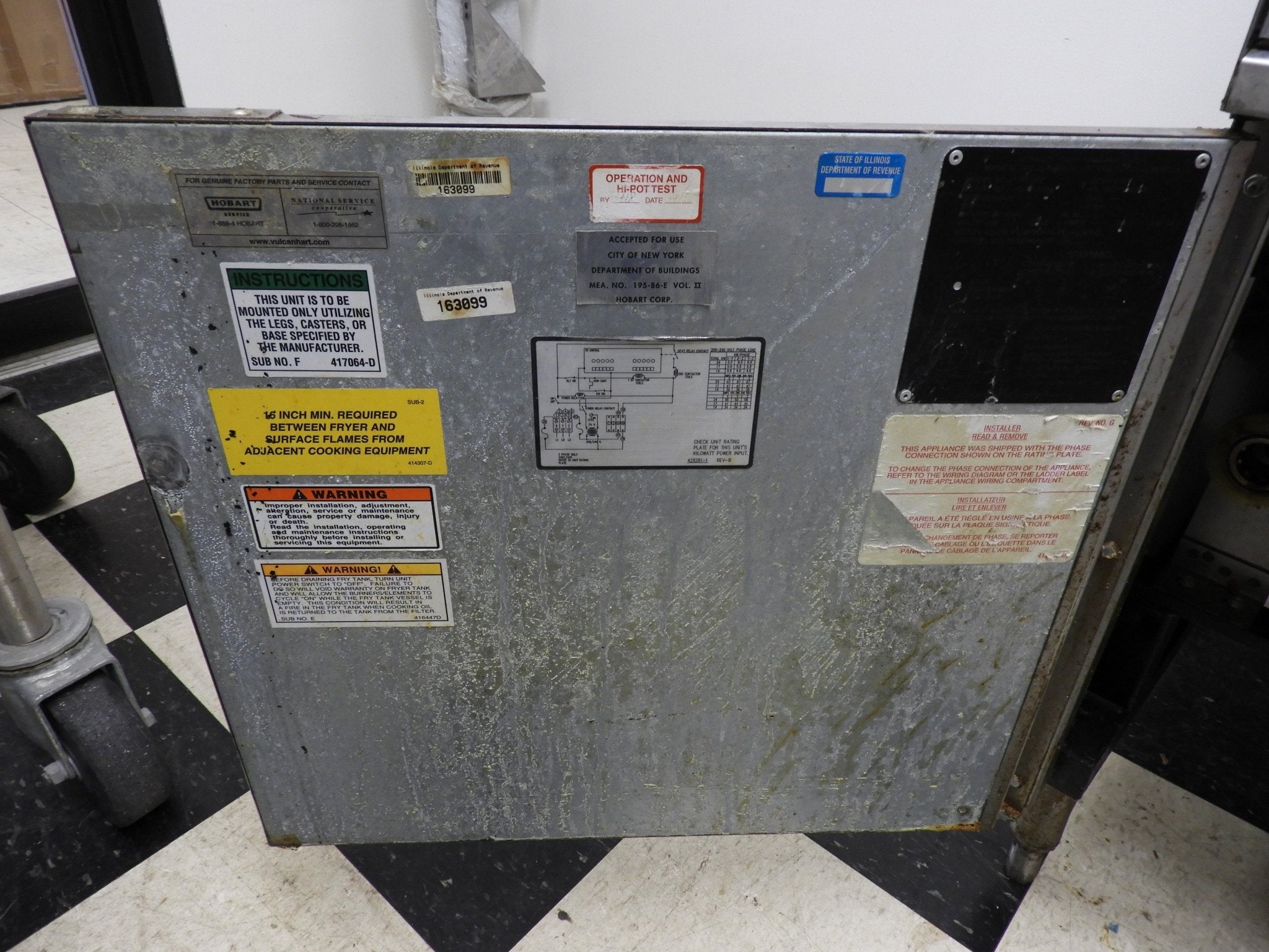 Used Hobart HF85C Commercial Full Pot Deep fryer with Auto Lift 220 volt 3 phase - Falcon Restaurant Supply - 4