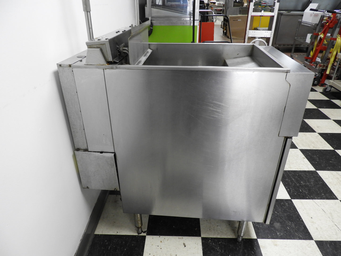 Used Hobart HF85C Commercial Full Pot Deep fryer with Auto Lift 220 volt 3 phase