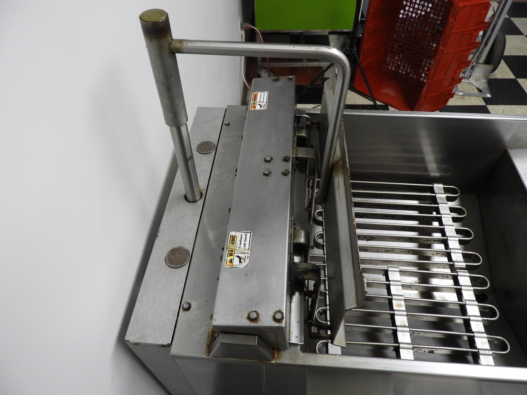 Used Hobart HF85C Commercial Full Pot Deep fryer with Auto Lift 220 volt 3 phase - Falcon Restaurant Supply - 8