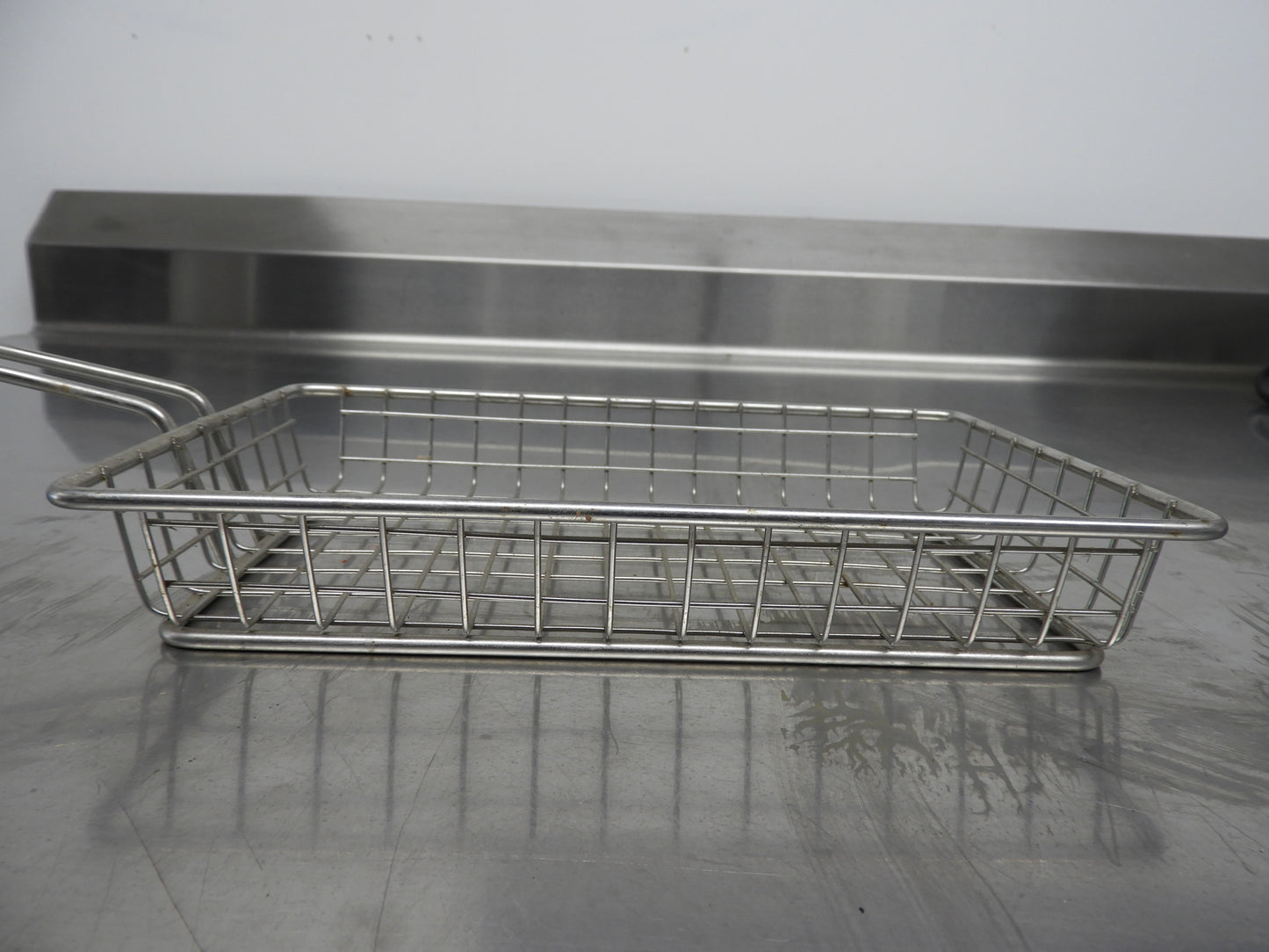 Used American Metalcraft 9 1/2"x6"x1 1/2" Stainless Steel Serving Fry Basket