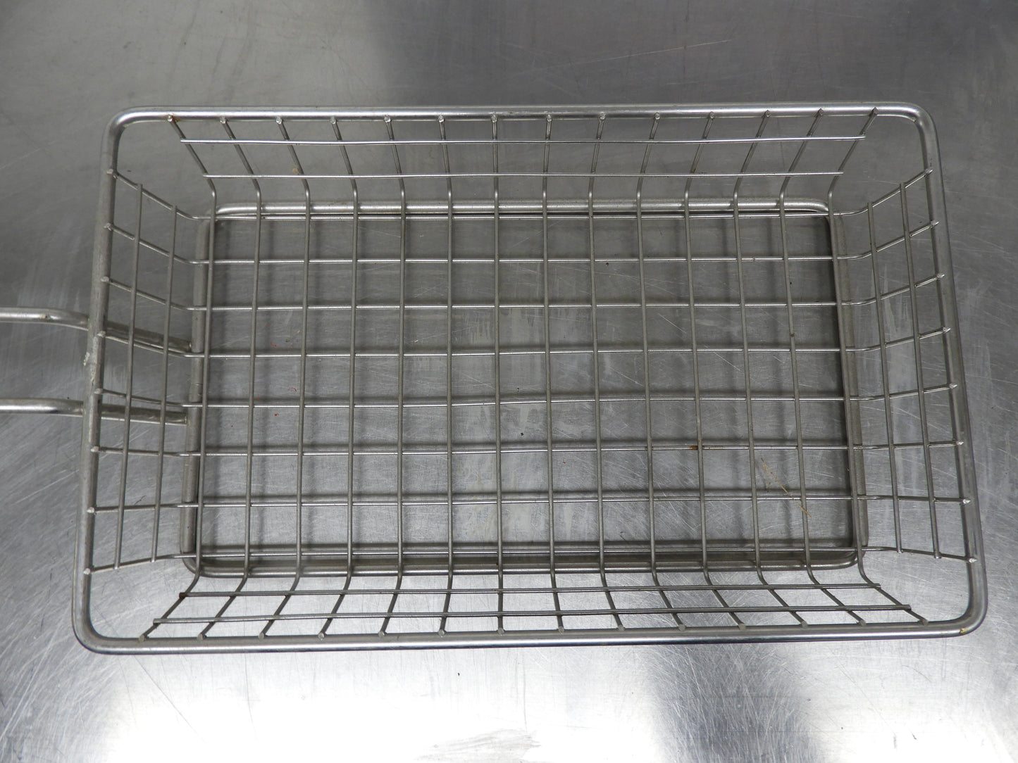 Used American Metalcraft 9 1/2"x6"x1 1/2" Stainless Steel Serving Fry Basket