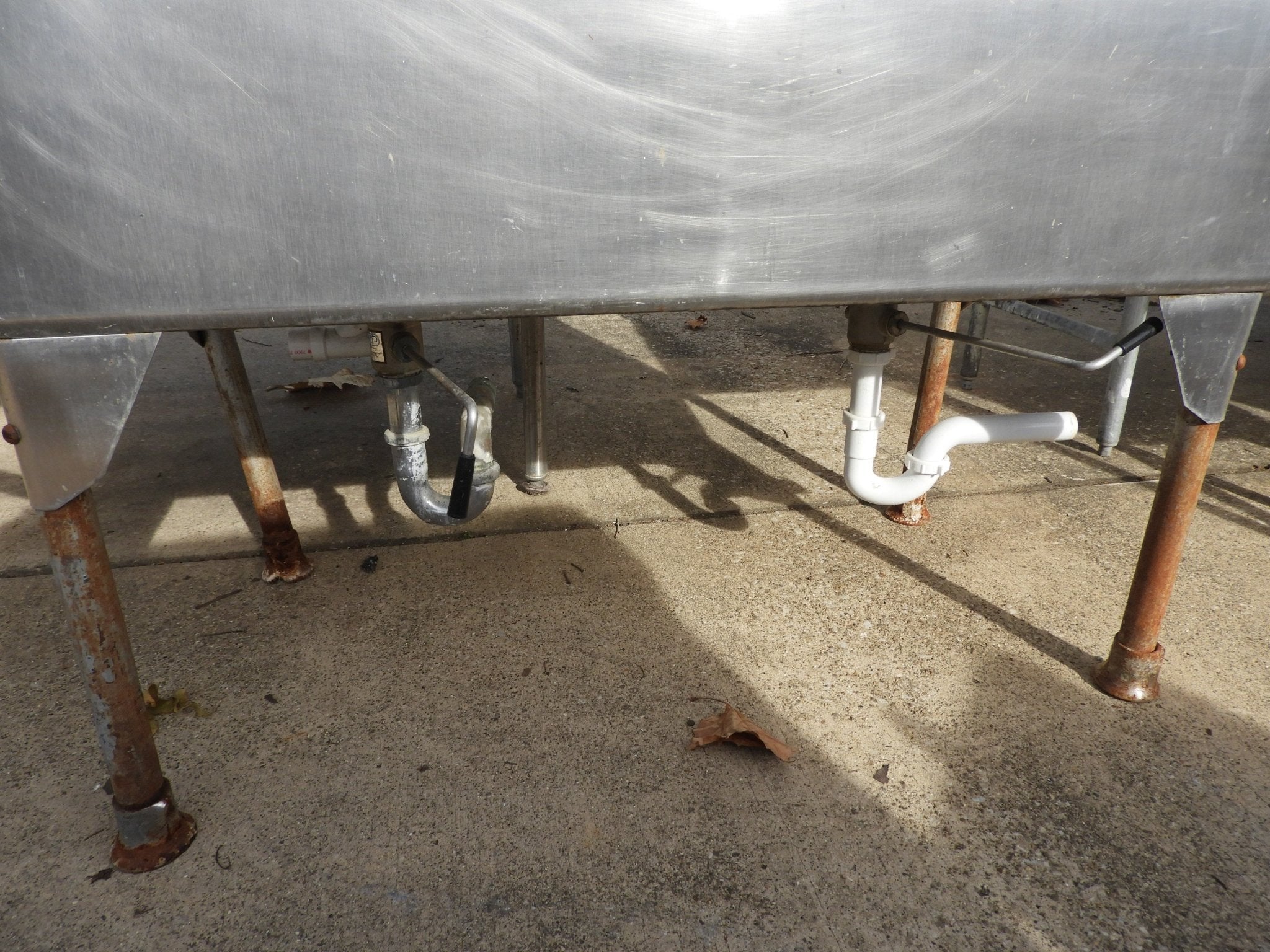 Used 2 Bay Stainless Steel Commercial Sink with Twist Drains - SS23 - Falcon Restaurant Supply - 3