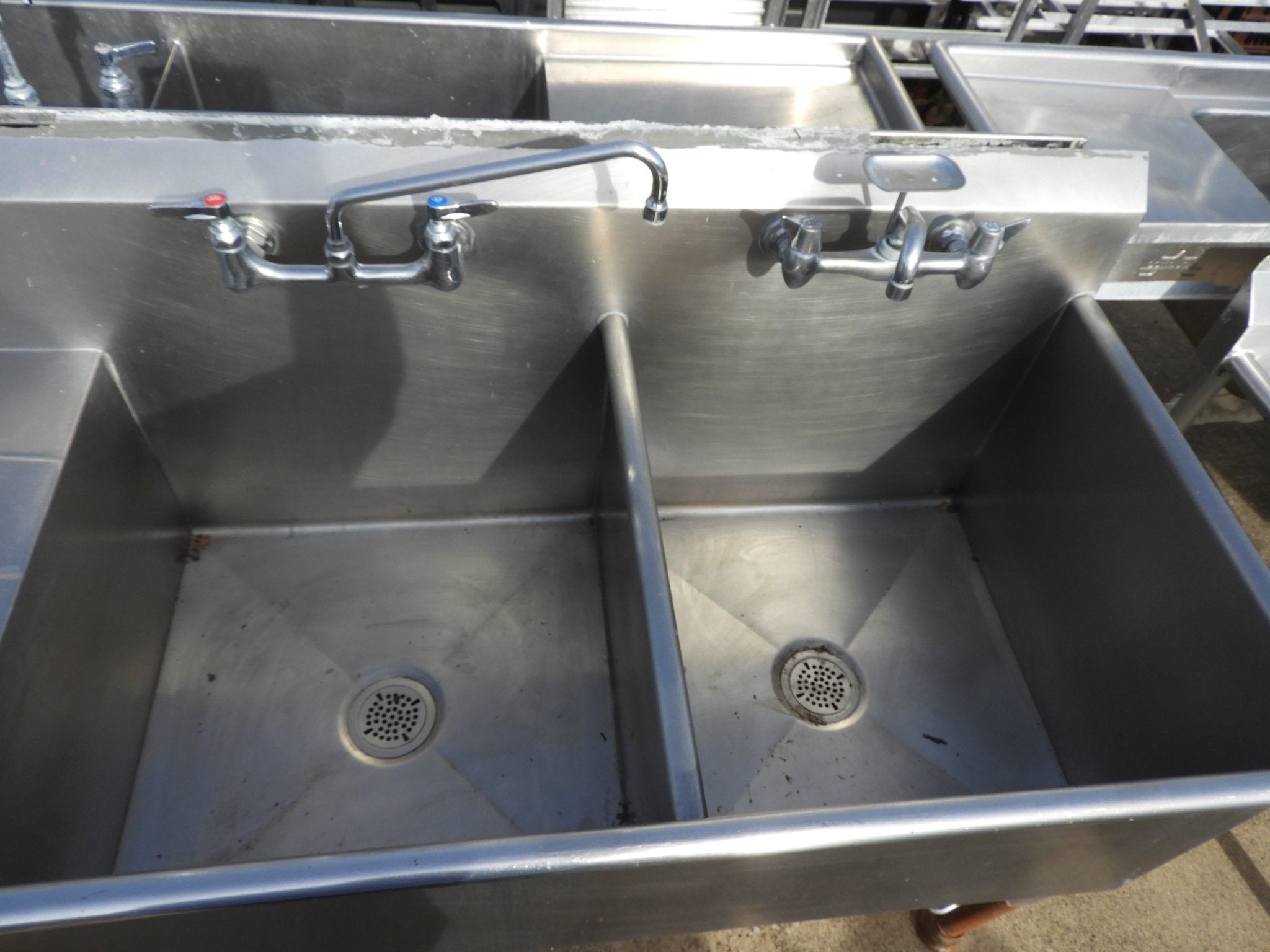 Used 2 Bay Stainless Steel Commercial Sink with Twist Drains - SS23 - Falcon Restaurant Supply - 8