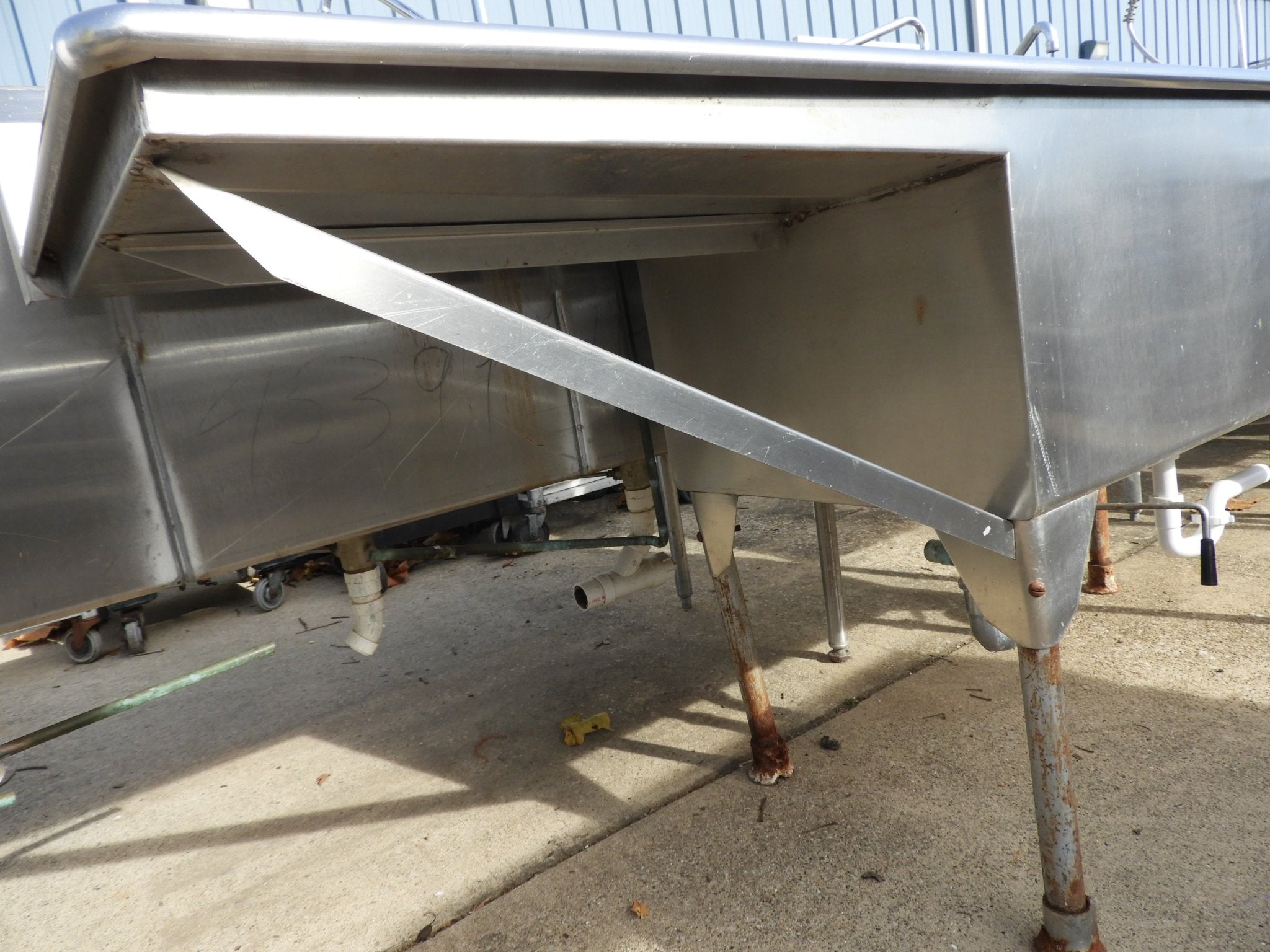 Used 2 Bay Stainless Steel Commercial Sink with Twist Drains - SS23 - Falcon Restaurant Supply - 9