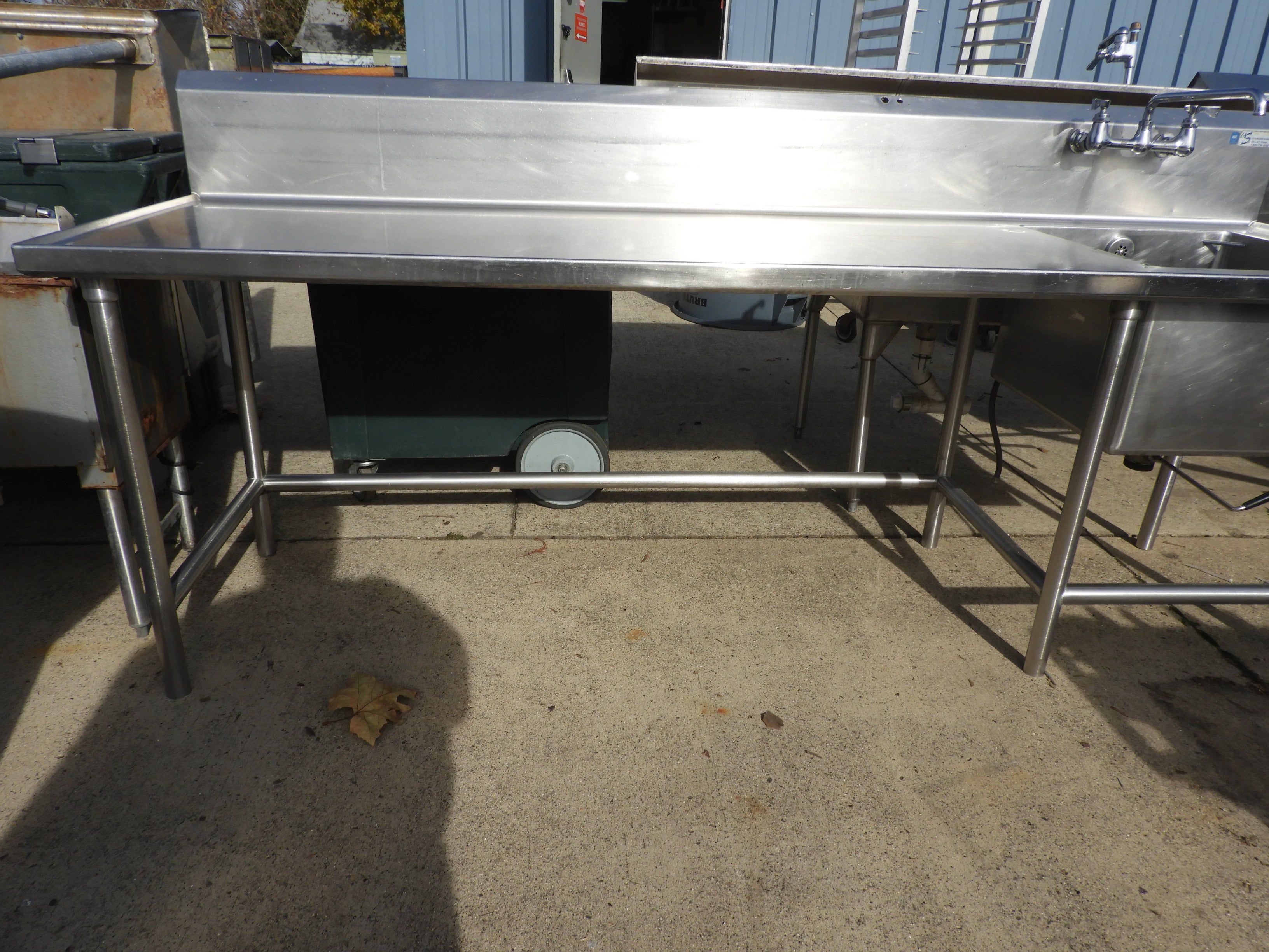 Used Single Compartment Stainless Steel Commercial Sink with Twist Drain - SS21