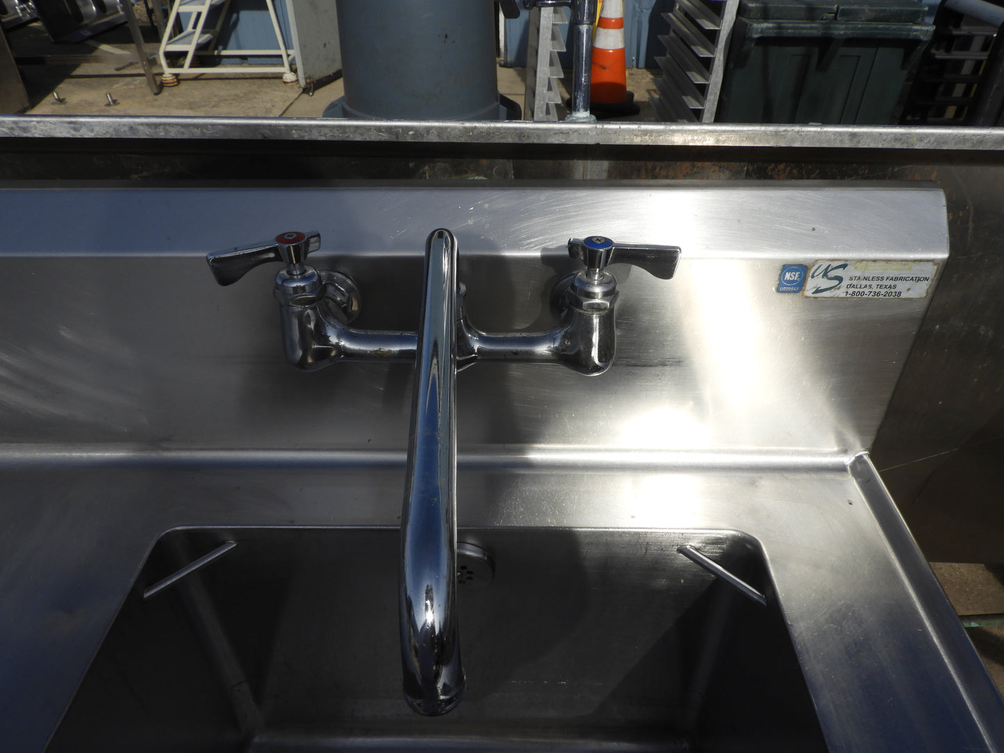 Single Compartment Stainless Steel Commercial Sink with Twist Drain - SS21