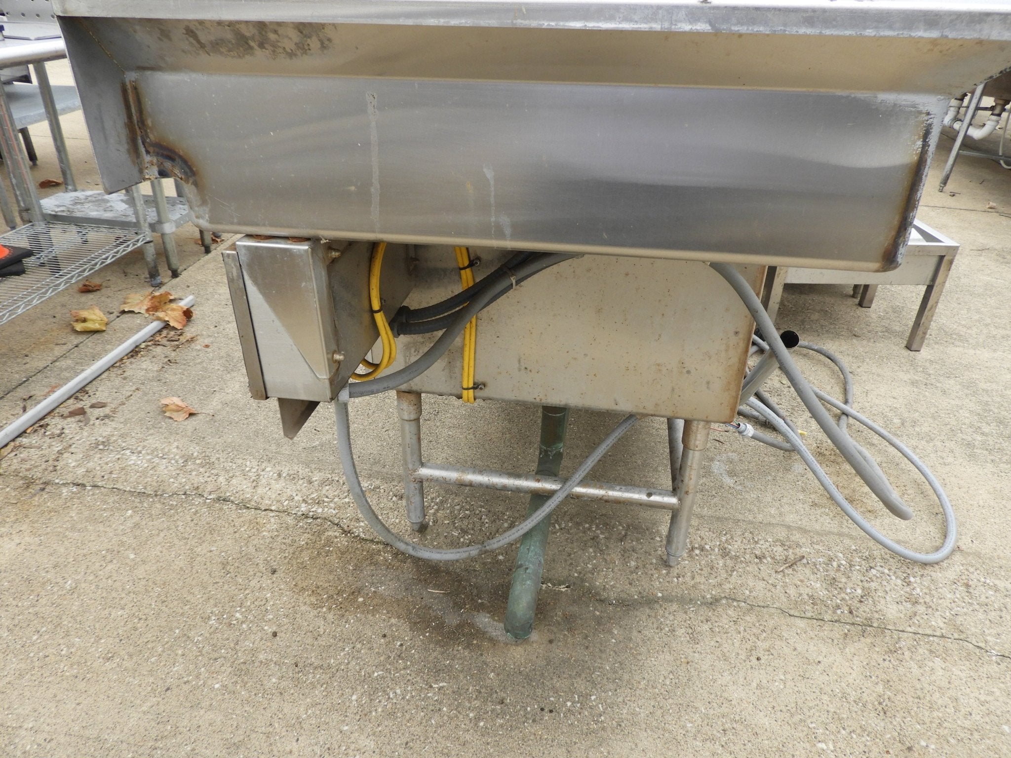 Used 3 Compartment Stainless Steel Commercial Sink with Twist Drains and X - Stream Wash - SS18 - Falcon Restaurant Supply - 11