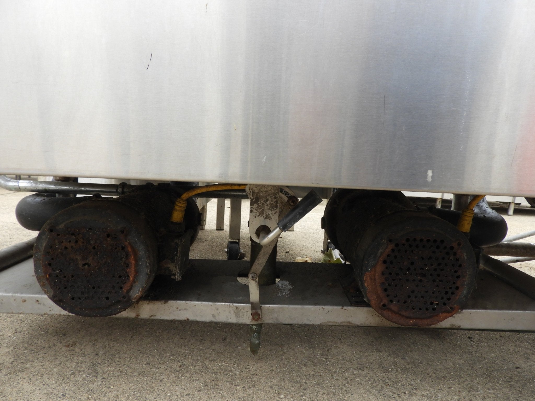 Used 3 Compartment Stainless Steel Commercial Sink with Twist Drains and X - Stream Wash - SS18 - Falcon Restaurant Supply - 14