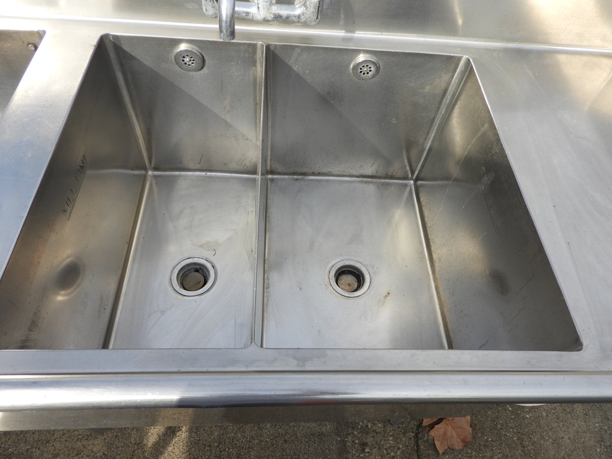 Used 3 Compartment Stainless Steel Commercial Sink with Twist Drains and X - Stream Wash - SS18 - Falcon Restaurant Supply - 4